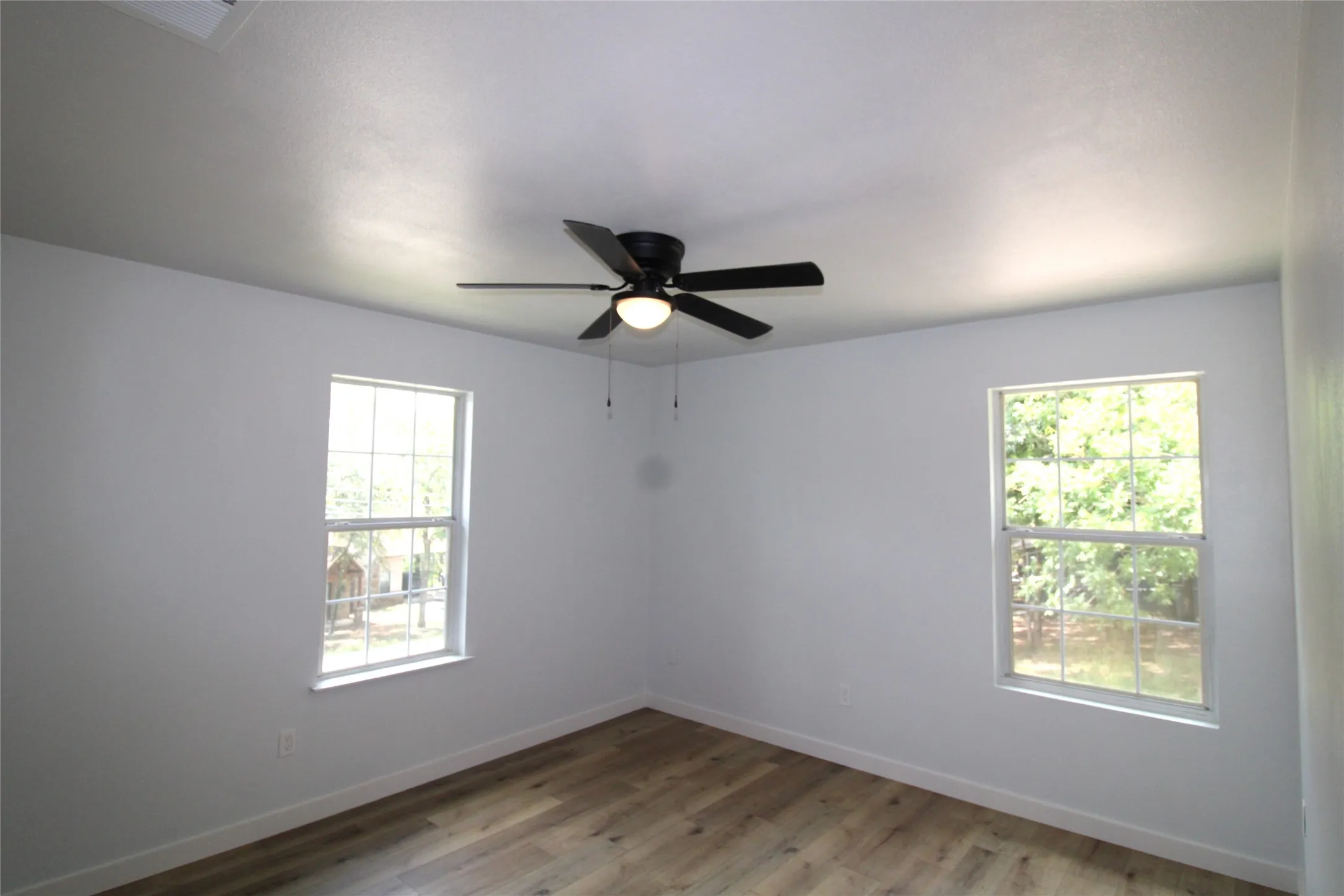 Single Family Residence For Sale in Van Zandt County , 640 Callender Lake Drive, Murchison, Texas 75778, 3 Bedroom, 2 Bathroom, Garage spaces, 1,056 Sqft, built in 2002, mls#21309550, Real Estate Agent in Murchison, Homes For Sale in Van Zandt county, Homes For Sale in Murchison, Realtor in Murchison Texas, Real Estate Brokerage Independent Realty Texas, Luminita Cordes Realtor