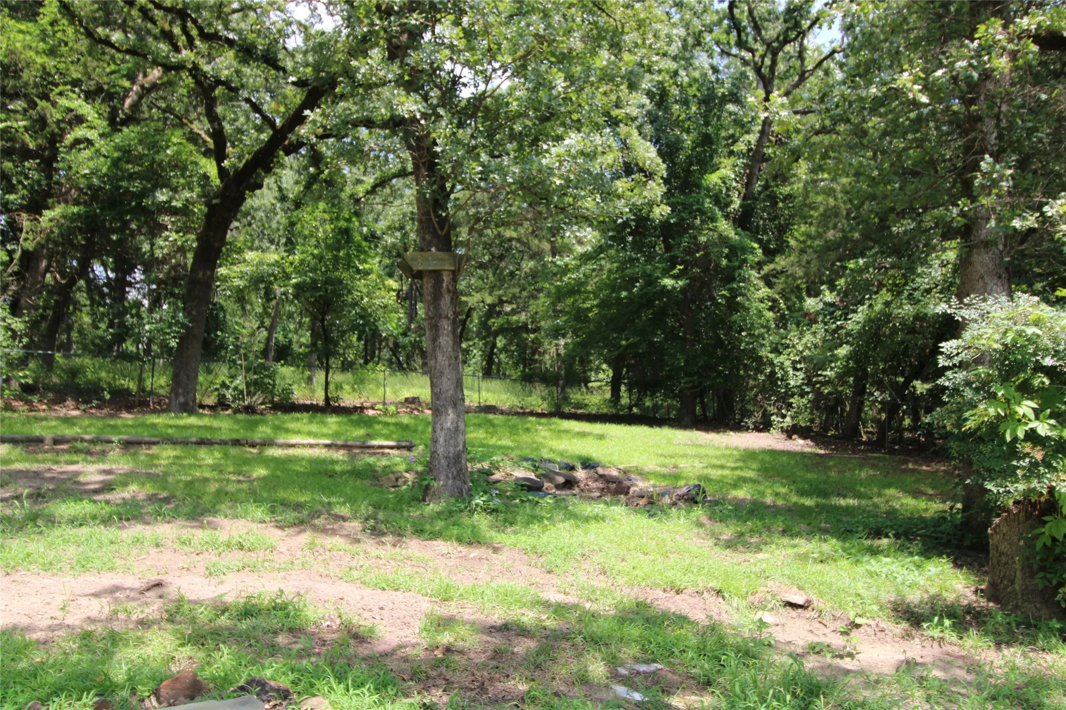 Single Family Residence For Sale in Van Zandt County , 640 Callender Lake Drive, Murchison, Texas 75778, 3 Bedroom, 2 Bathroom, Garage spaces, 1,056 Sqft, built in 2002, mls#21309550, Real Estate Agent in Murchison, Homes For Sale in Van Zandt county, Homes For Sale in Murchison, Realtor in Murchison Texas, Real Estate Brokerage Independent Realty Texas, Luminita Cordes Realtor