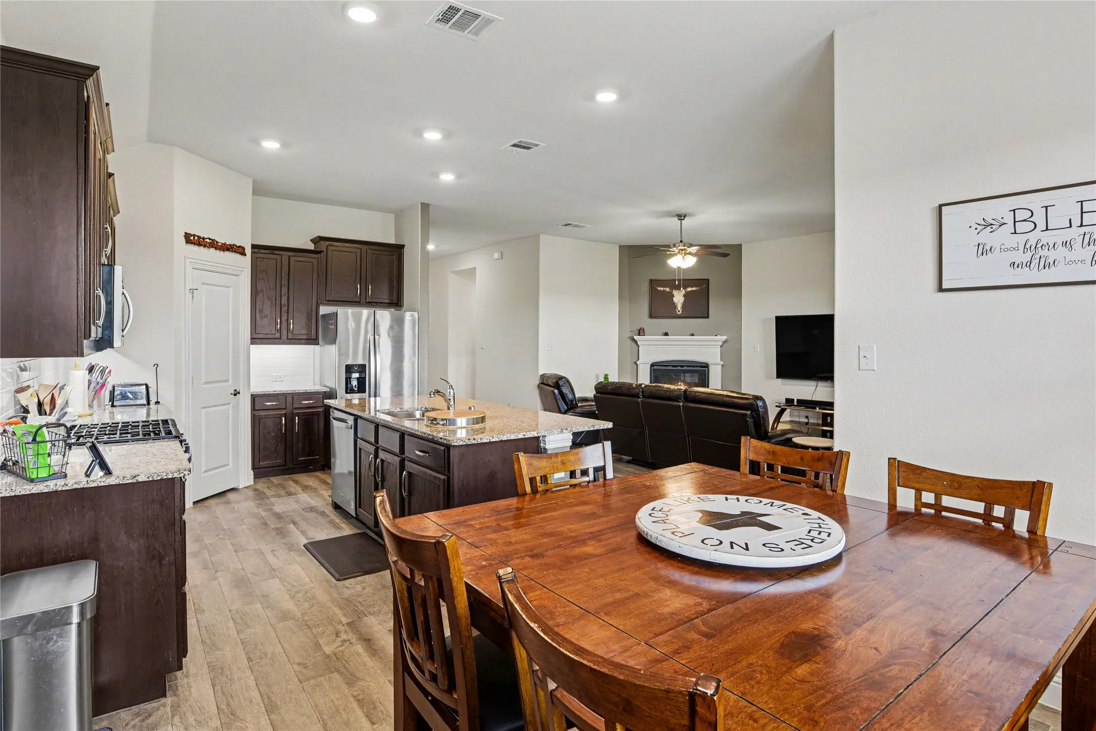 Single Family Residence For Sale in Kaufman County , 4016 Woodford Drive, Forney, Texas 75126, 4 Bedroom, 2 Bathroom, 3 Garage spaces, 1,831 Sqft, built in 2021, mls#21305190, Real Estate Agent in Forney, Homes For Sale in Kaufman county, Homes For Sale in Forney, Realtor in Forney Texas, Real Estate Brokerage Independent Realty Texas, Luminita Cordes Realtor