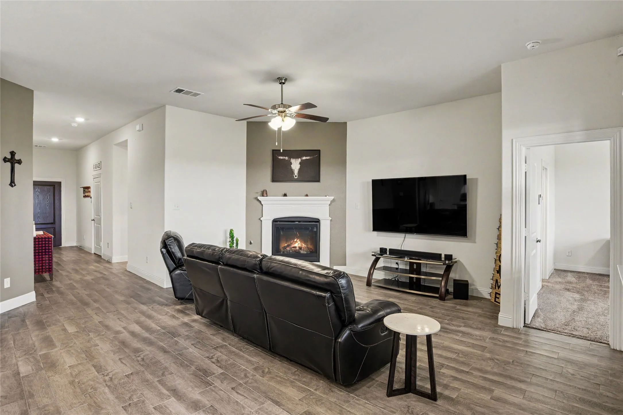 Single Family Residence For Sale in Kaufman County , 4016 Woodford Drive, Forney, Texas 75126, 4 Bedroom, 2 Bathroom, 3 Garage spaces, 1,831 Sqft, built in 2021, mls#21305190, Real Estate Agent in Forney, Homes For Sale in Kaufman county, Homes For Sale in Forney, Realtor in Forney Texas, Real Estate Brokerage Independent Realty Texas, Luminita Cordes Realtor