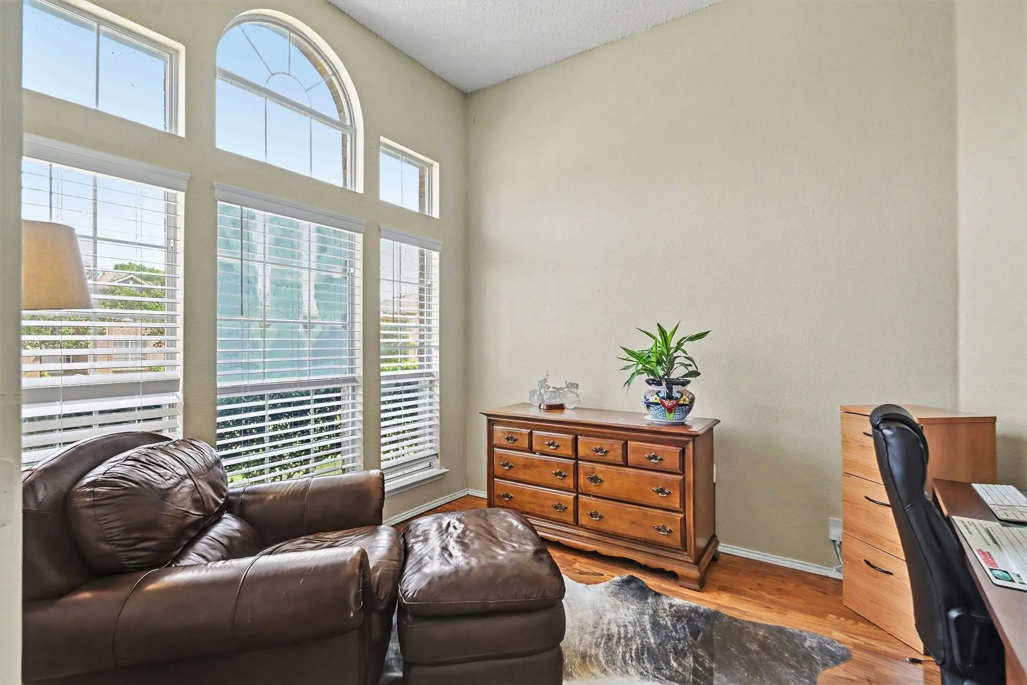 Single Family Residence For Sale in Tarrant County , 4654 Park Court, Fort Worth, Texas 76137, 3 Bedroom, 2 Bathroom, 2 Garage spaces, 1,802 Sqft, built in 1997, mls#21309533, Real Estate Agent in Fort Worth, Homes For Sale in Tarrant county, Homes For Sale in Fort Worth, Realtor in Fort Worth Texas, Real Estate Brokerage Independent Realty Texas, Luminita Cordes Realtor