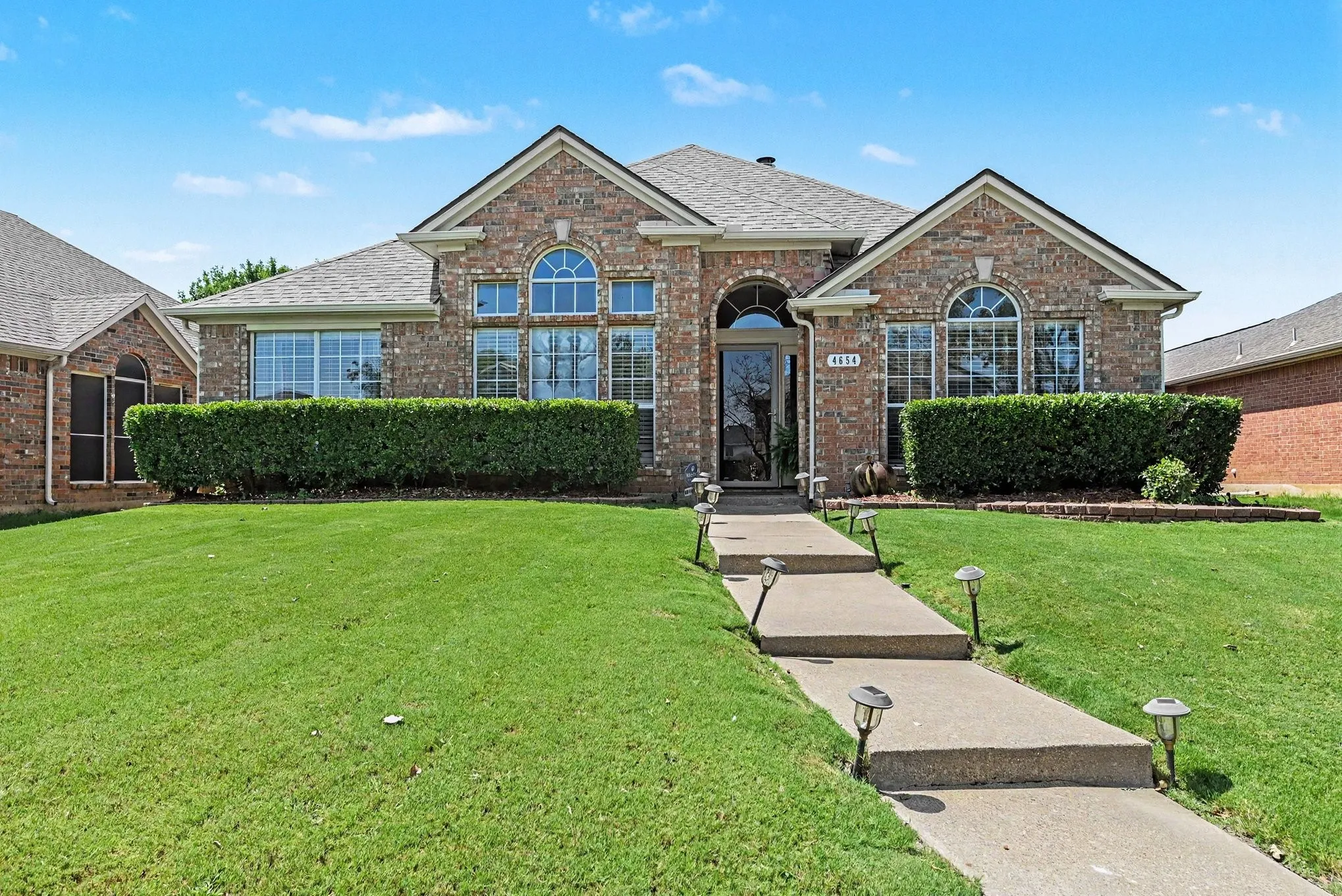 Single Family Residence For Sale in Tarrant County , 4654 Park Court, Fort Worth, Texas 76137, 3 Bedroom, 2 Bathroom, 2 Garage spaces, 1,802 Sqft, built in 1997, mls#21309533, Real Estate Agent in Fort Worth, Homes For Sale in Tarrant county, Homes For Sale in Fort Worth, Realtor in Fort Worth Texas, Real Estate Brokerage Independent Realty Texas, Luminita Cordes Realtor