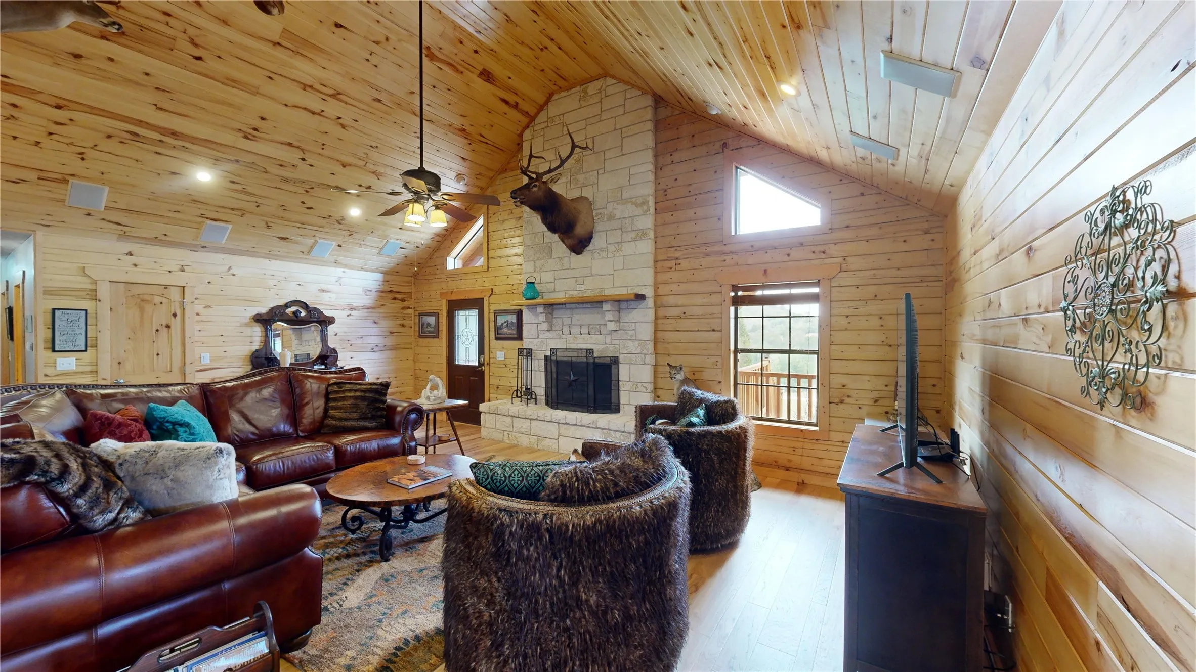 Single Family Residence For Sale in Palo Pinto County , 1253 Balcones Lane, Graford, Texas 76449, 3 Bedroom, 2 Bathroom, 3 Garage spaces, 2,016 Sqft, built in 2010, mls#21309389, Real Estate Agent in Graford, Homes For Sale in Palo Pinto county, Homes For Sale in Graford, Realtor in Graford Texas, Real Estate Brokerage Independent Realty Texas, Luminita Cordes Realtor