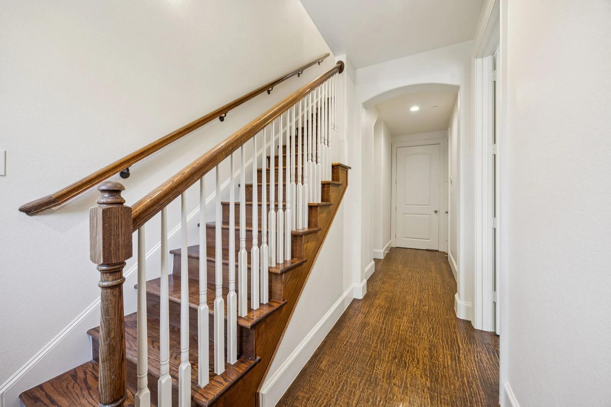 Condominium For Sale in Dallas County , 643 Senda, Irving, Texas 75039, 3 Bedroom, 3 Bathroom, 2 Garage spaces, 2,107 Sqft, built in 2007, mls#21309316, Real Estate Agent in Irving, Homes For Sale in Dallas county, Homes For Sale in Irving, Realtor in Irving Texas, Real Estate Brokerage Independent Realty Texas, Luminita Cordes Realtor