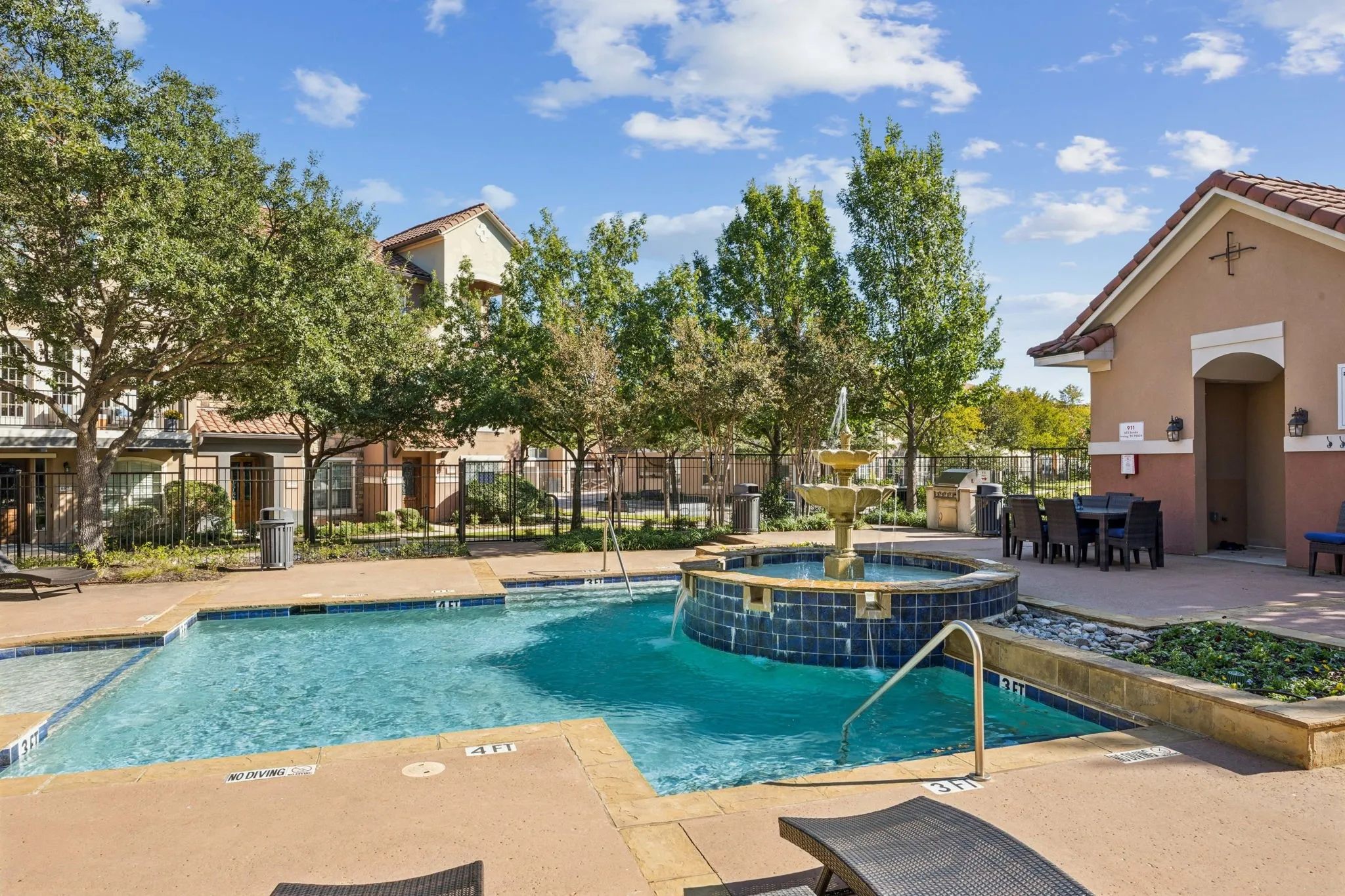 Condominium For Sale in Dallas County , 643 Senda, Irving, Texas 75039, 3 Bedroom, 3 Bathroom, 2 Garage spaces, 2,107 Sqft, built in 2007, mls#21309316, Real Estate Agent in Irving, Homes For Sale in Dallas county, Homes For Sale in Irving, Realtor in Irving Texas, Real Estate Brokerage Independent Realty Texas, Luminita Cordes Realtor