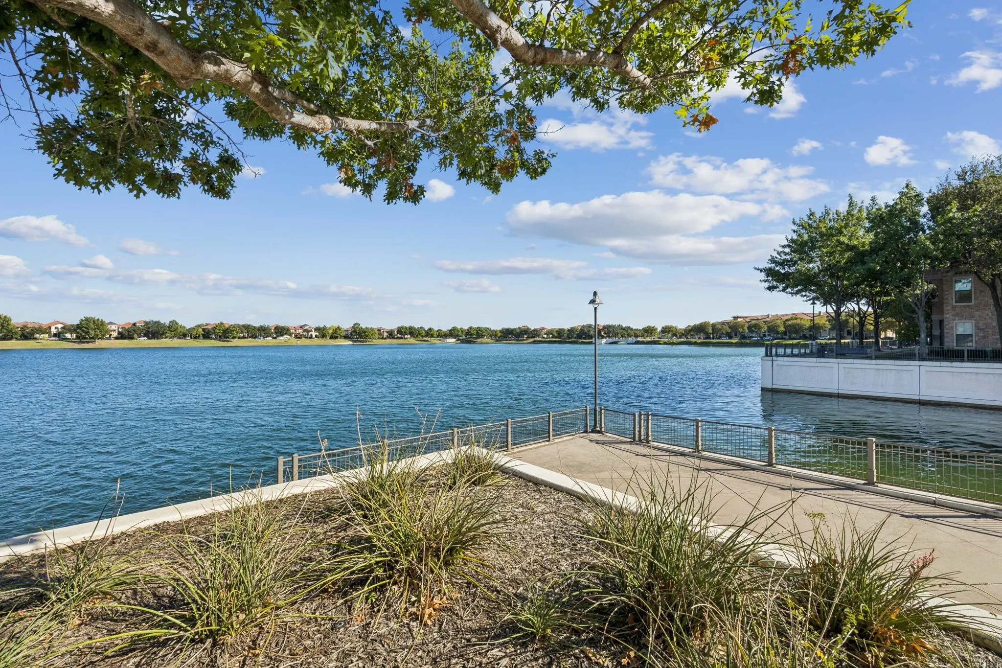 Condominium For Sale in Dallas County , 643 Senda, Irving, Texas 75039, 3 Bedroom, 3 Bathroom, 2 Garage spaces, 2,107 Sqft, built in 2007, mls#21309316, Real Estate Agent in Irving, Homes For Sale in Dallas county, Homes For Sale in Irving, Realtor in Irving Texas, Real Estate Brokerage Independent Realty Texas, Luminita Cordes Realtor
