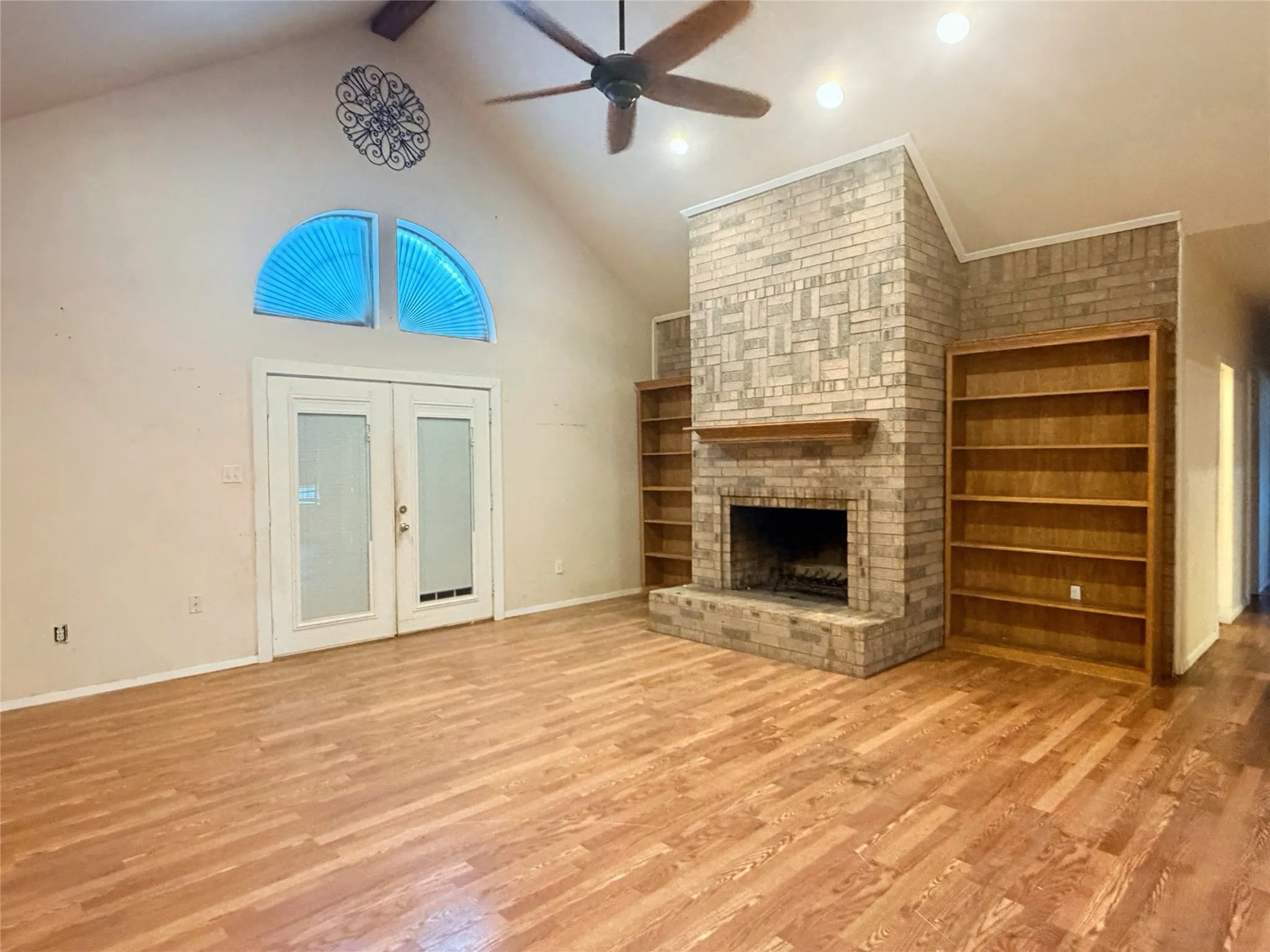 Single Family Residence For Sale in Taylor County , 3210 E Lake Road, Abilene, Texas 79601, 6 Bedroom, 4 Bathroom, 2 Garage spaces, 2,458 Sqft, built in 1995, mls#21309567, Real Estate Agent in Abilene, Homes For Sale in Taylor county, Homes For Sale in Abilene, Realtor in Abilene Texas, Real Estate Brokerage Independent Realty Texas, Luminita Cordes Realtor