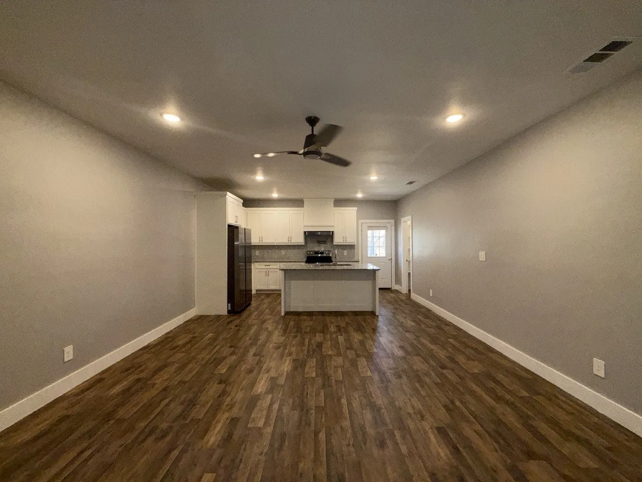 Single Family Residence For Sale in Henderson County , 102 Oakwood Drive, Trinidad, Texas 75163, 3 Bedroom, 2 Bathroom, 2 Garage spaces, 1,641 Sqft, built in 2023, mls#21309471, Real Estate Agent in Trinidad, Homes For Sale in Henderson county, Homes For Sale in Trinidad, Realtor in Trinidad Texas, Real Estate Brokerage Independent Realty Texas, Luminita Cordes Realtor