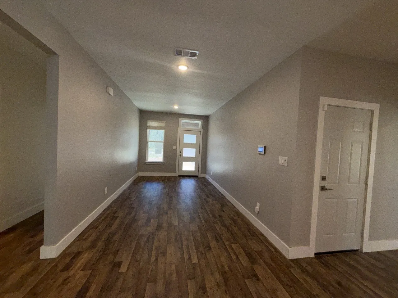 Single Family Residence For Sale in Henderson County , 102 Oakwood Drive, Trinidad, Texas 75163, 3 Bedroom, 2 Bathroom, 2 Garage spaces, 1,641 Sqft, built in 2023, mls#21309471, Real Estate Agent in Trinidad, Homes For Sale in Henderson county, Homes For Sale in Trinidad, Realtor in Trinidad Texas, Real Estate Brokerage Independent Realty Texas, Luminita Cordes Realtor