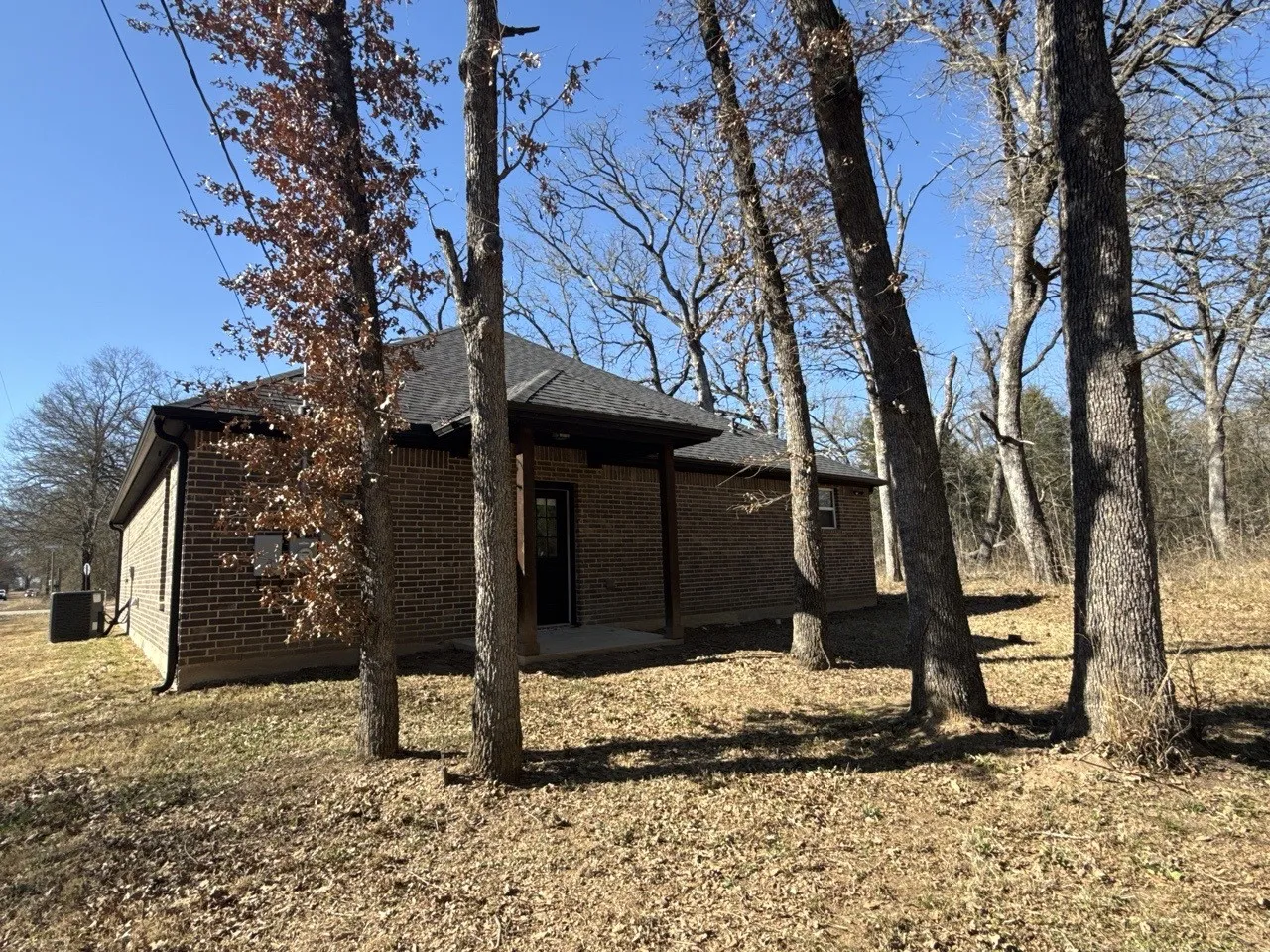 Single Family Residence For Sale in Henderson County , 102 Oakwood Drive, Trinidad, Texas 75163, 3 Bedroom, 2 Bathroom, 2 Garage spaces, 1,641 Sqft, built in 2023, mls#21309471, Real Estate Agent in Trinidad, Homes For Sale in Henderson county, Homes For Sale in Trinidad, Realtor in Trinidad Texas, Real Estate Brokerage Independent Realty Texas, Luminita Cordes Realtor