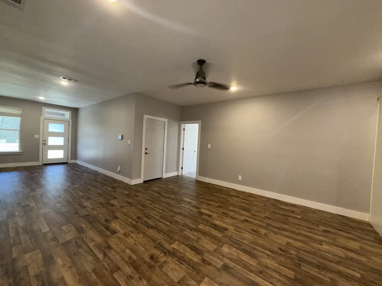 Single Family Residence For Sale in Henderson County , 102 Oakwood Drive, Trinidad, Texas 75163, 3 Bedroom, 2 Bathroom, 2 Garage spaces, 1,641 Sqft, built in 2023, mls#21309471, Real Estate Agent in Trinidad, Homes For Sale in Henderson county, Homes For Sale in Trinidad, Realtor in Trinidad Texas, Real Estate Brokerage Independent Realty Texas, Luminita Cordes Realtor