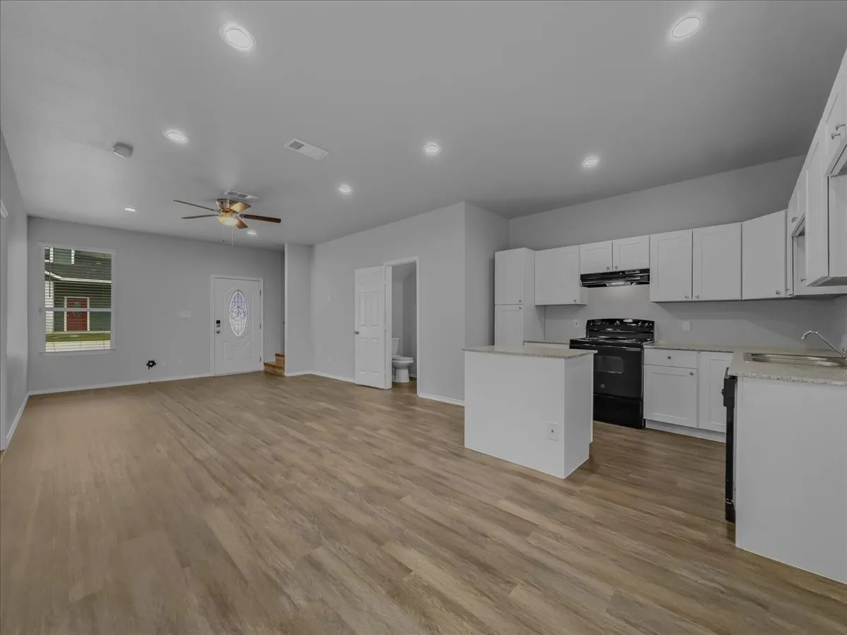 Duplex For Rent in Collin County , 5 Bowling Lane, Blue Ridge, Texas 75424, 3 Bedroom, 3 Bathroom, Garage spaces, 1,442 Sqft, built in 2021, mls#21309572, Real Estate Agent in Blue Ridge, Homes For Rent in Collin county, Homes For Rent in Blue Ridge, Realtor in Blue Ridge Texas, Real Estate Brokerage Independent Realty Texas, Luminita Cordes Realtor