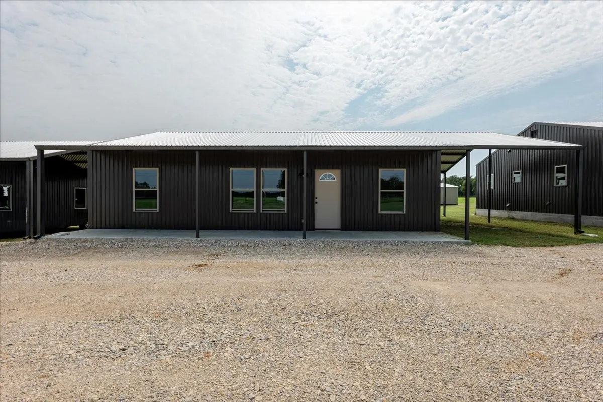Single Family Residence For Rent in Palo Pinto County , 31 Maverick Loop, Lipan, Texas 76462, 2 Bedroom, 2 Bathroom, Garage spaces, 1,200 Sqft, built in 2025, mls#21309578, Real Estate Agent in Lipan, Homes For Rent in Palo Pinto county, Homes For Rent in Lipan, Realtor in Lipan Texas, Real Estate Brokerage Independent Realty Texas, Luminita Cordes Realtor