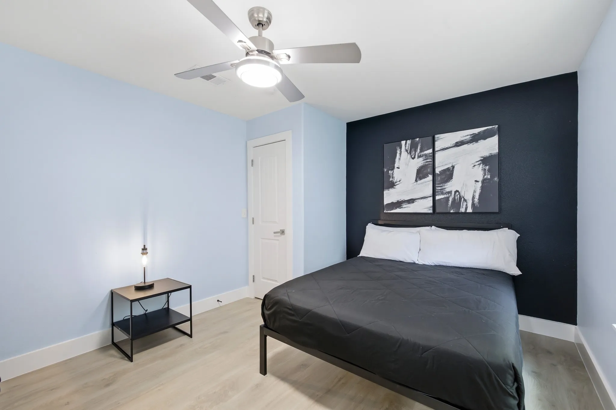 Single Family Residence For Sale in Dallas County , 3407 Chicago Street, Dallas, Texas 75212, 5 Bedroom, 2 Bathroom, 1 Garage spaces, 1,968 Sqft, built in 1948, mls#21304656, Real Estate Agent in Dallas, Homes For Sale in Dallas county, Homes For Sale in Dallas, Realtor in Dallas Texas, Real Estate Brokerage Independent Realty Texas, Luminita Cordes Realtor