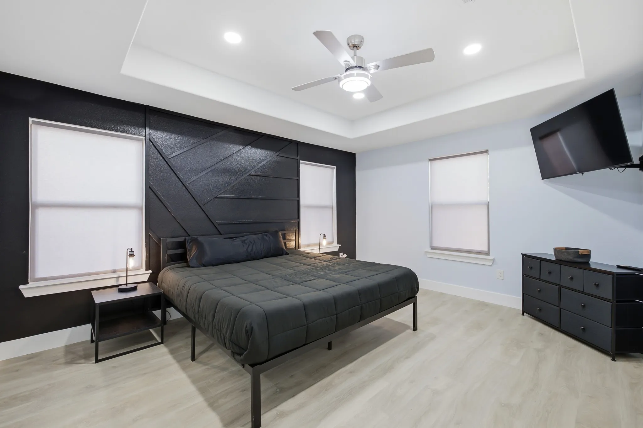 Single Family Residence For Sale in Dallas County , 3407 Chicago Street, Dallas, Texas 75212, 5 Bedroom, 2 Bathroom, 1 Garage spaces, 1,968 Sqft, built in 1948, mls#21304656, Real Estate Agent in Dallas, Homes For Sale in Dallas county, Homes For Sale in Dallas, Realtor in Dallas Texas, Real Estate Brokerage Independent Realty Texas, Luminita Cordes Realtor