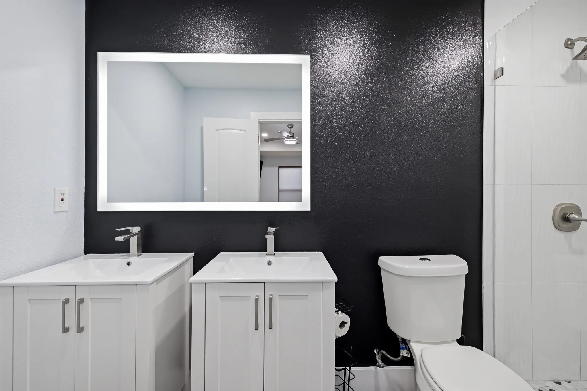 Single Family Residence For Sale in Dallas County , 3407 Chicago Street, Dallas, Texas 75212, 5 Bedroom, 2 Bathroom, 1 Garage spaces, 1,968 Sqft, built in 1948, mls#21304656, Real Estate Agent in Dallas, Homes For Sale in Dallas county, Homes For Sale in Dallas, Realtor in Dallas Texas, Real Estate Brokerage Independent Realty Texas, Luminita Cordes Realtor
