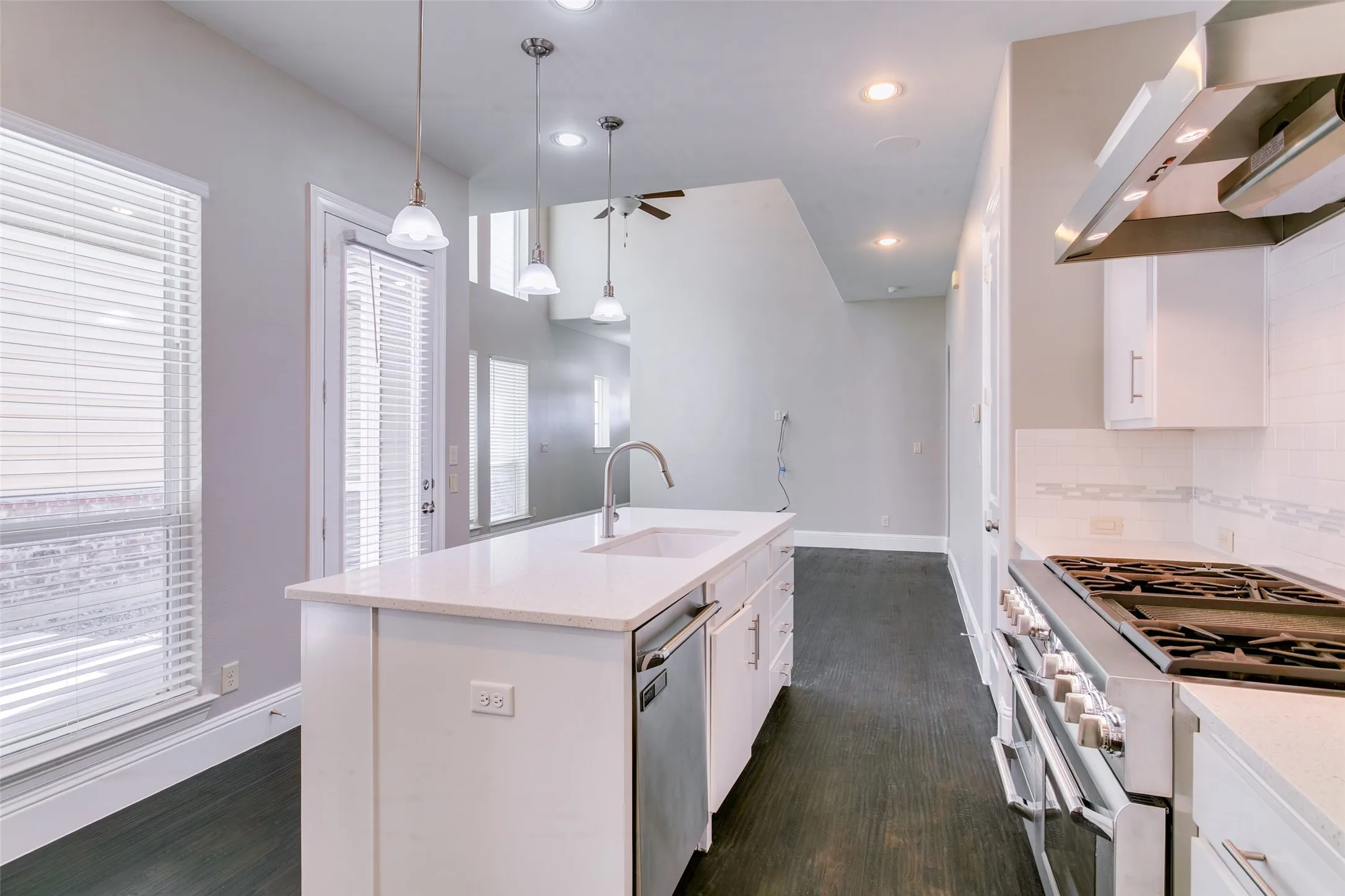Single Family Residence For Rent in Dallas County , 766 E Main Street, Coppell, Texas 75019, 3 Bedroom, 3 Bathroom, 2 Garage spaces, 2,464 Sqft, built in 2012, mls#21309594, Real Estate Agent in Coppell, Homes For Rent in Dallas county, Homes For Rent in Coppell, Realtor in Coppell Texas, Real Estate Brokerage Independent Realty Texas, Luminita Cordes Realtor