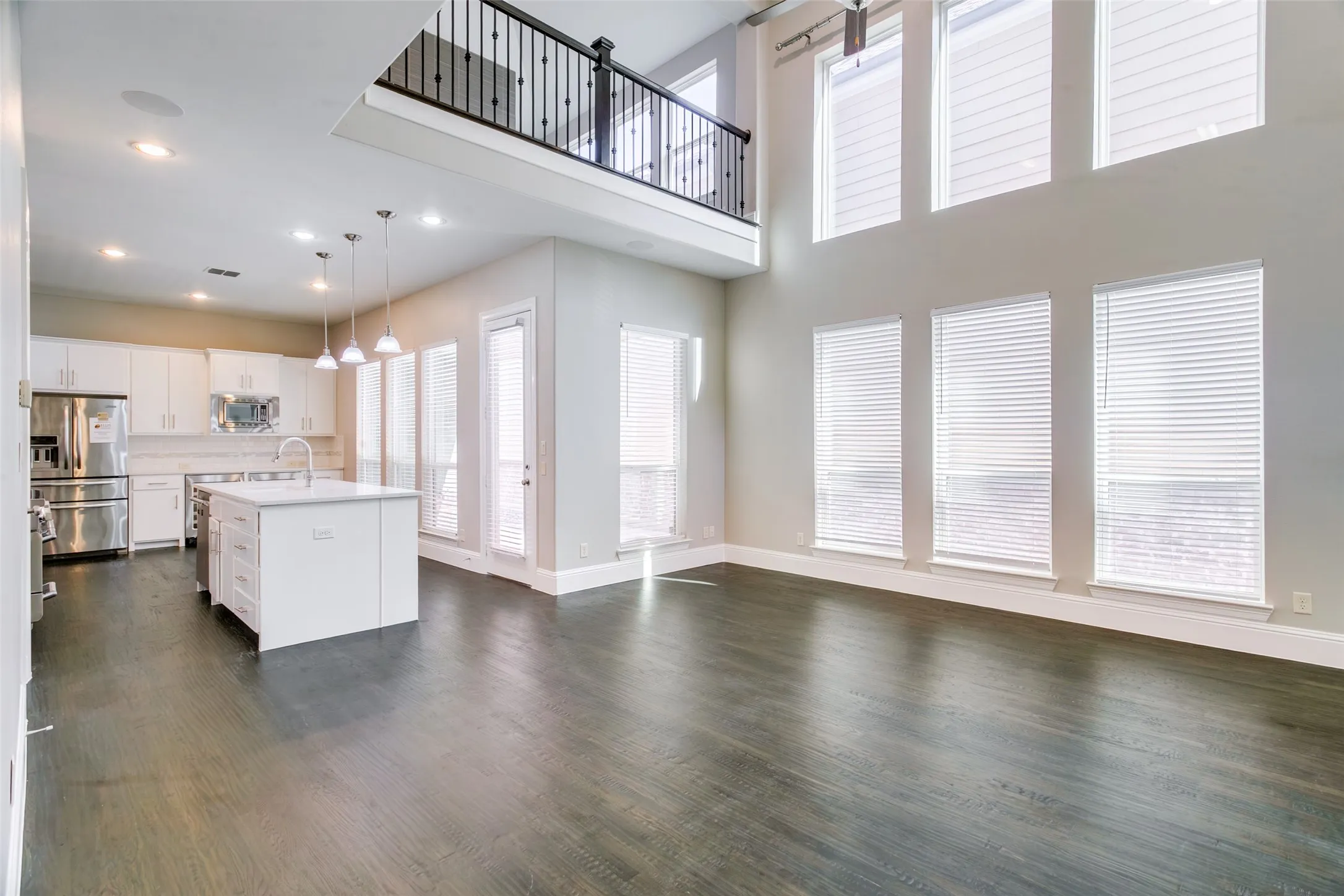 Single Family Residence For Rent in Dallas County , 766 E Main Street, Coppell, Texas 75019, 3 Bedroom, 3 Bathroom, 2 Garage spaces, 2,464 Sqft, built in 2012, mls#21309594, Real Estate Agent in Coppell, Homes For Rent in Dallas county, Homes For Rent in Coppell, Realtor in Coppell Texas, Real Estate Brokerage Independent Realty Texas, Luminita Cordes Realtor