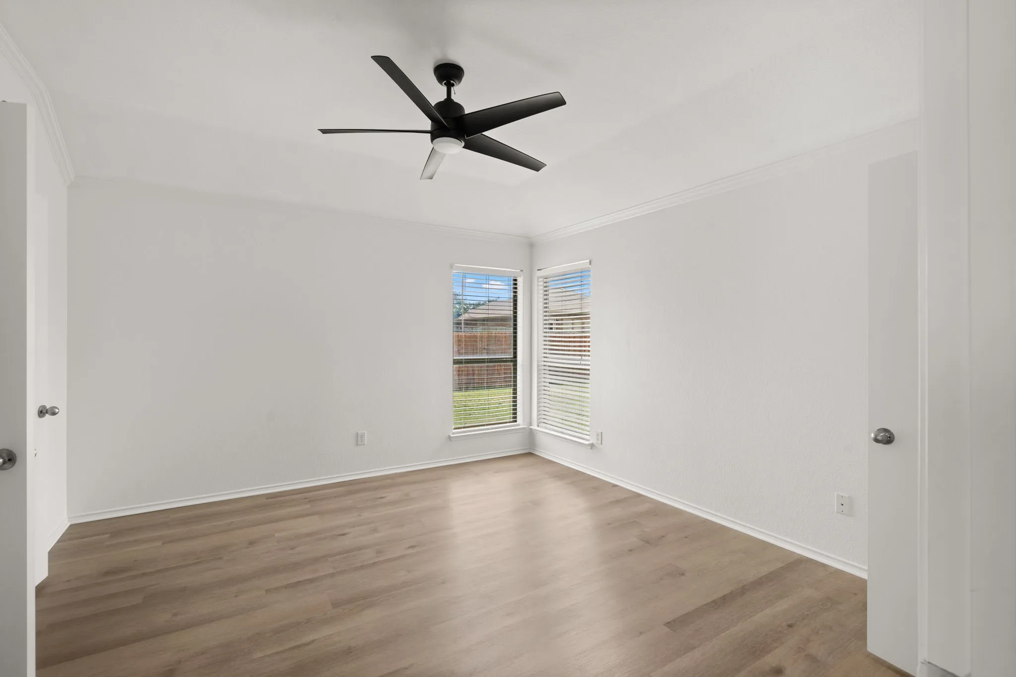 Single Family Residence For Sale in Ellis County , 1306 Beacon Hill Drive, Midlothian, Texas 76065, 3 Bedroom, 2 Bathroom, 2 Garage spaces, 1,640 Sqft, built in 2009, mls#21309608, Real Estate Agent in Midlothian, Homes For Sale in Ellis county, Homes For Sale in Midlothian, Realtor in Midlothian Texas, Real Estate Brokerage Independent Realty Texas, Luminita Cordes Realtor