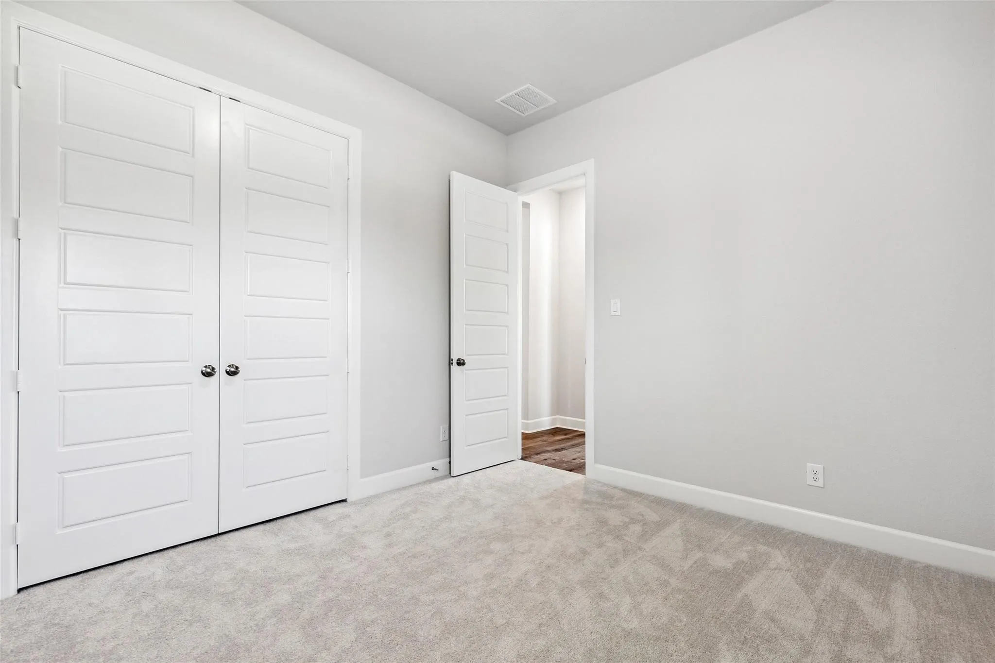 Single Family Residence For Sale in Johnson County , 2813 Trinity Ridge Street, Mansfield, Texas 76063, 4 Bedroom, 3 Bathroom, 2 Garage spaces, 2,672 Sqft, built in 2023, mls#21309172, Real Estate Agent in Mansfield, Homes For Sale in Johnson county, Homes For Sale in Mansfield, Realtor in Mansfield Texas, Real Estate Brokerage Independent Realty Texas, Luminita Cordes Realtor