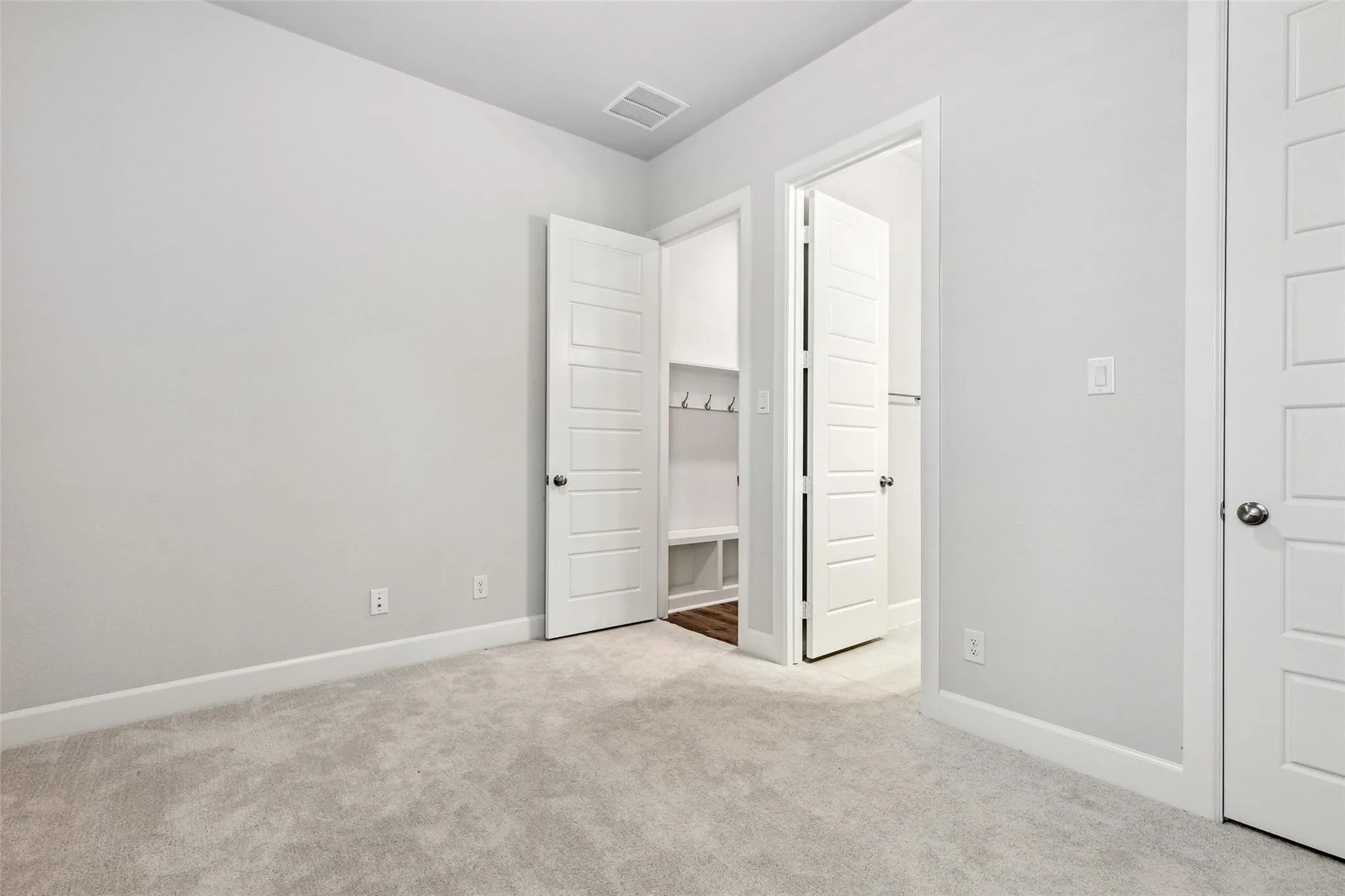 Single Family Residence For Sale in Johnson County , 2813 Trinity Ridge Street, Mansfield, Texas 76063, 4 Bedroom, 3 Bathroom, 2 Garage spaces, 2,672 Sqft, built in 2023, mls#21309172, Real Estate Agent in Mansfield, Homes For Sale in Johnson county, Homes For Sale in Mansfield, Realtor in Mansfield Texas, Real Estate Brokerage Independent Realty Texas, Luminita Cordes Realtor