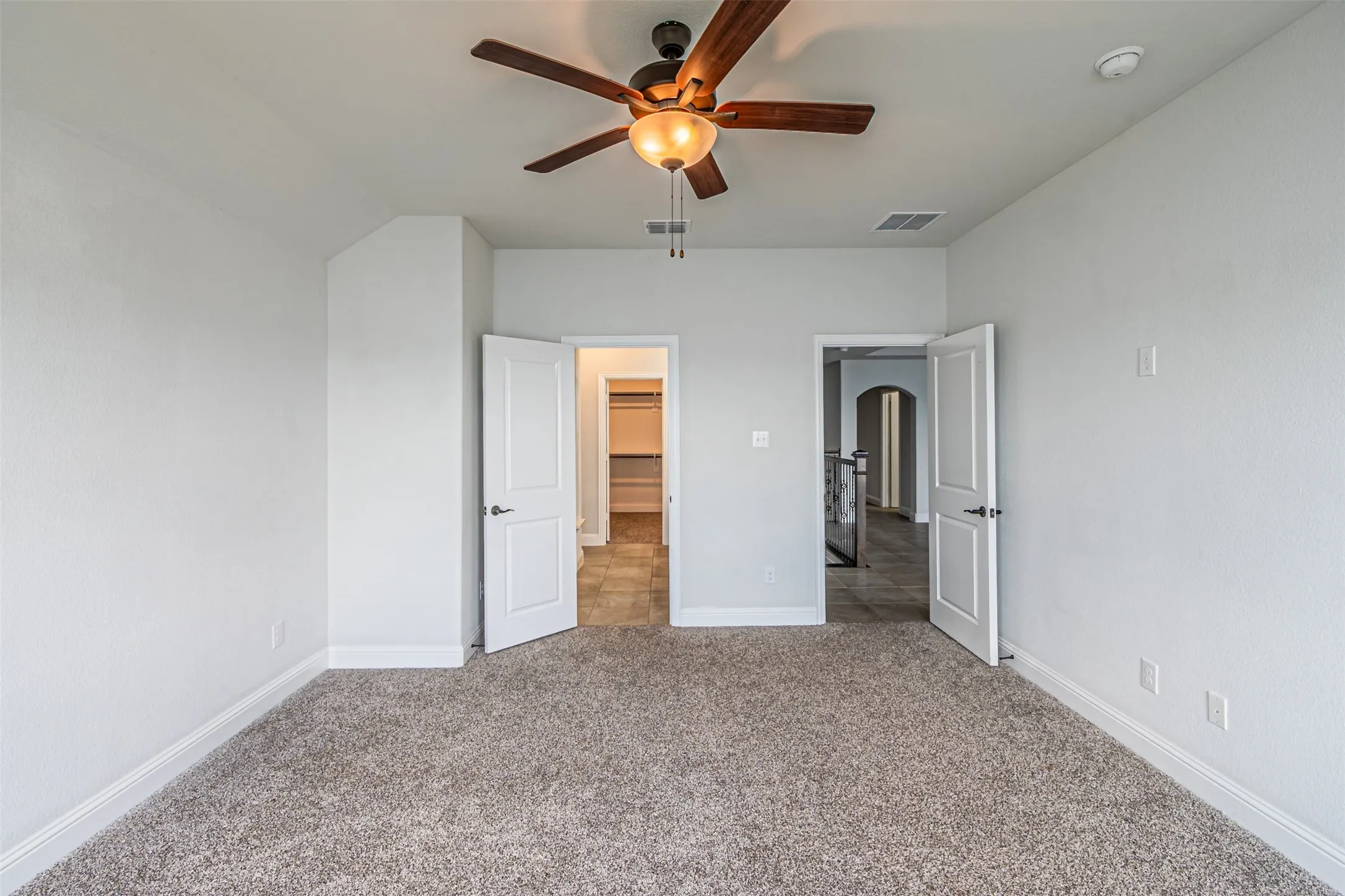 Single Family Residence For Sale in Kaufman County , 18140 Lakefront Court, Forney, Texas 75126, 4 Bedroom, 5 Bathroom, 2 Garage spaces, 3,286 Sqft, built in 2020, mls#21309629, Real Estate Agent in Forney, Homes For Sale in Kaufman county, Homes For Sale in Forney, Realtor in Forney Texas, Real Estate Brokerage Independent Realty Texas, Luminita Cordes Realtor