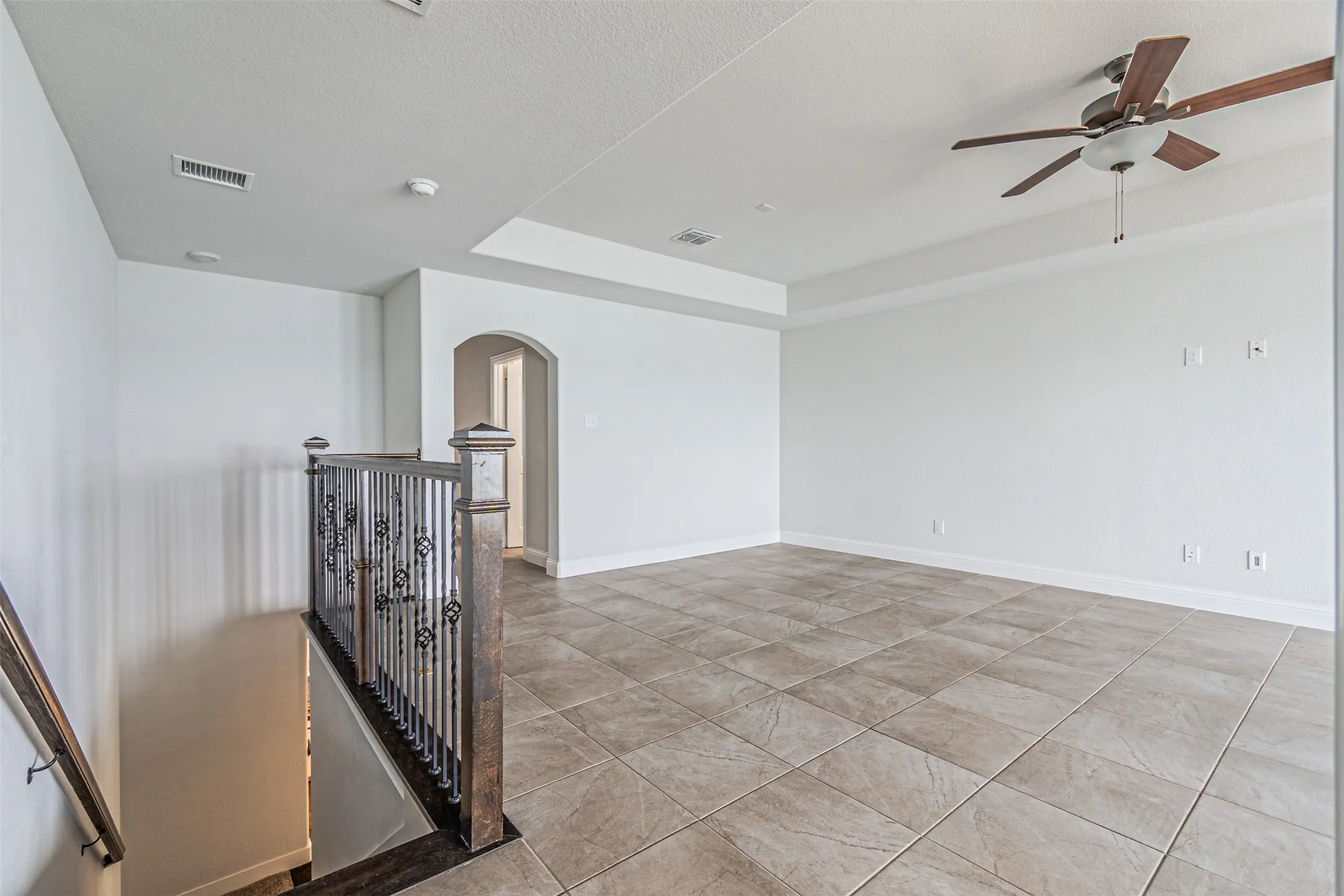 Single Family Residence For Sale in Kaufman County , 18140 Lakefront Court, Forney, Texas 75126, 4 Bedroom, 5 Bathroom, 2 Garage spaces, 3,286 Sqft, built in 2020, mls#21309629, Real Estate Agent in Forney, Homes For Sale in Kaufman county, Homes For Sale in Forney, Realtor in Forney Texas, Real Estate Brokerage Independent Realty Texas, Luminita Cordes Realtor