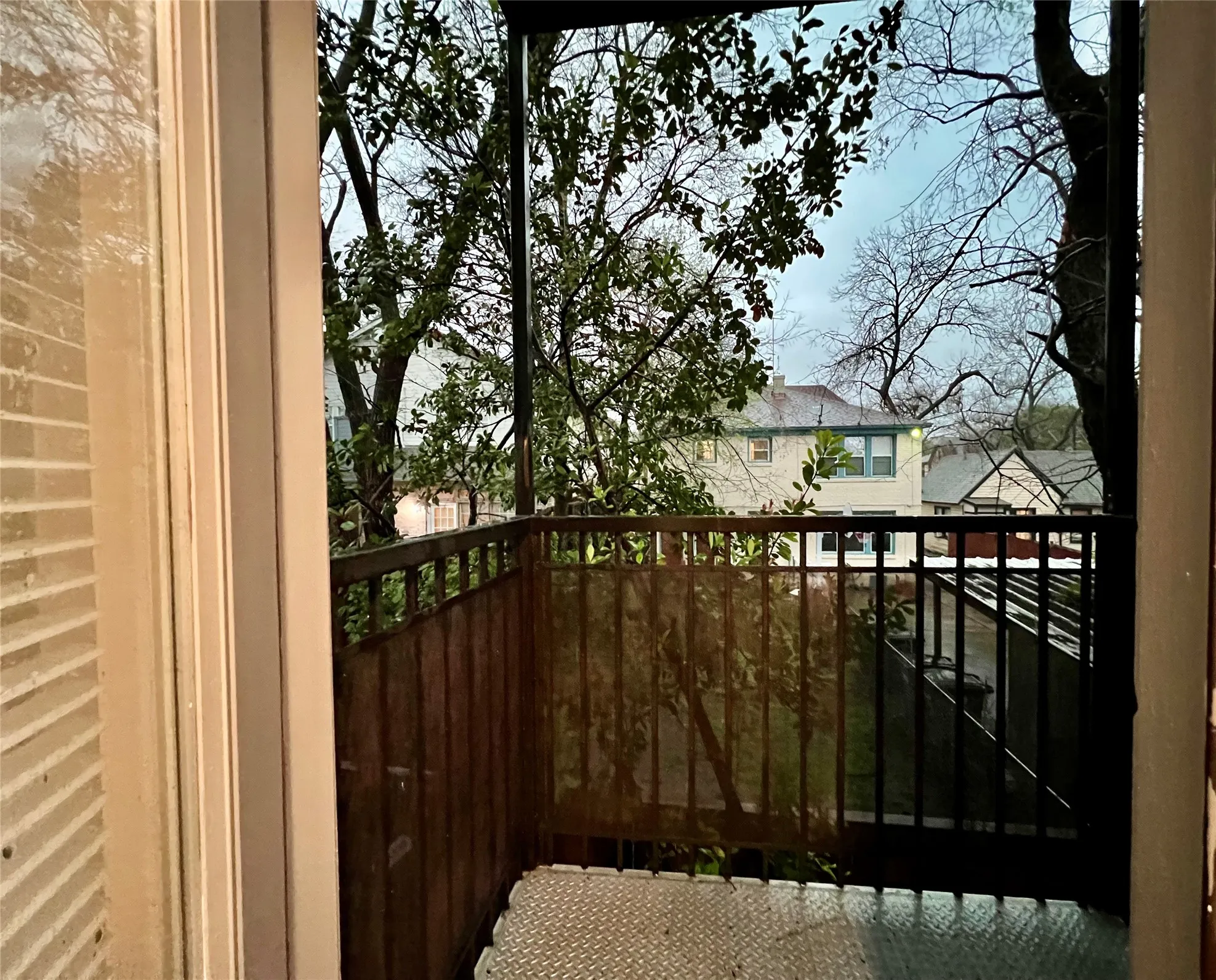 Apartment For Rent in Dallas County , 5969 Lewis Street 201, Dallas, Texas 75206, 1 Bedroom, 1 Bathroom, Garage spaces, 595 Sqft, built in 1986, mls#21309630, Real Estate Agent in Dallas, Homes For Rent in Dallas county, Homes For Rent in Dallas, Realtor in Dallas Texas, Real Estate Brokerage Independent Realty Texas, Luminita Cordes Realtor