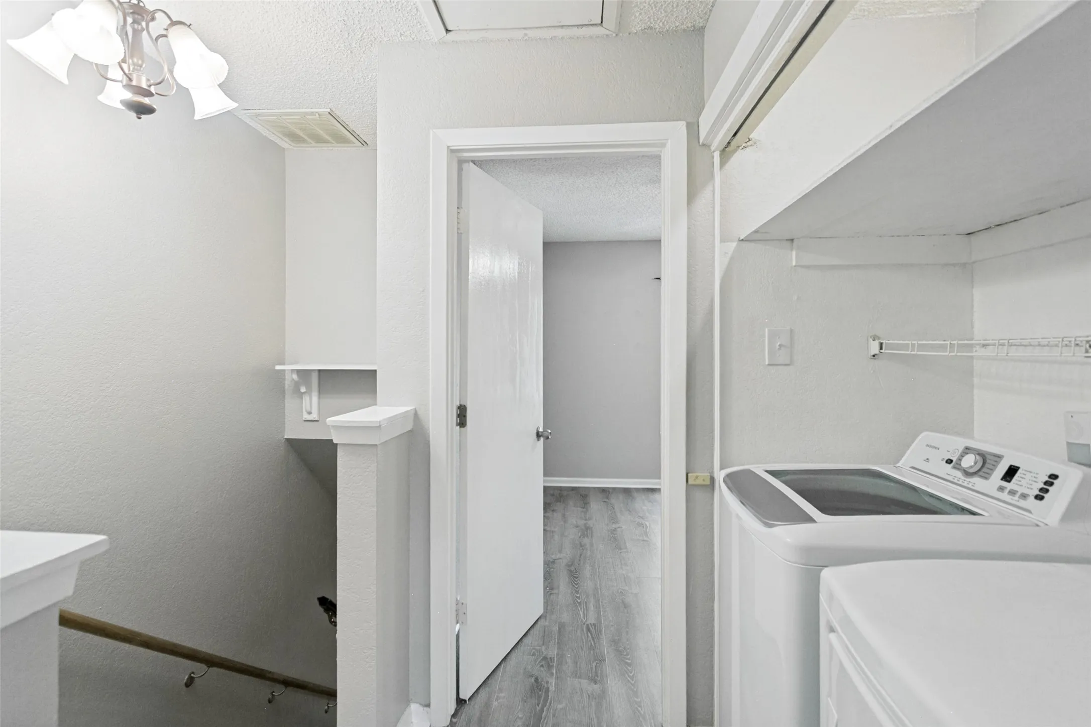Condominium For Sale in Collin County , 2400 Jupiter Road I 2, Plano, Texas 75074, 3 Bedroom, 2 Bathroom, Garage spaces, 990 Sqft, built in 1985, mls#21288005, Real Estate Agent in Plano, Homes For Sale in Collin county, Homes For Sale in Plano, Realtor in Plano Texas, Real Estate Brokerage Independent Realty Texas, Luminita Cordes Realtor