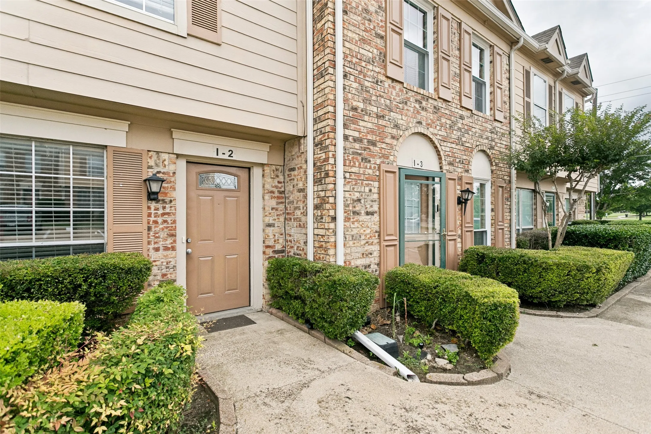 Condominium For Sale in Collin County , 2400 Jupiter Road I 2, Plano, Texas 75074, 3 Bedroom, 2 Bathroom, Garage spaces, 990 Sqft, built in 1985, mls#21288005, Real Estate Agent in Plano, Homes For Sale in Collin county, Homes For Sale in Plano, Realtor in Plano Texas, Real Estate Brokerage Independent Realty Texas, Luminita Cordes Realtor