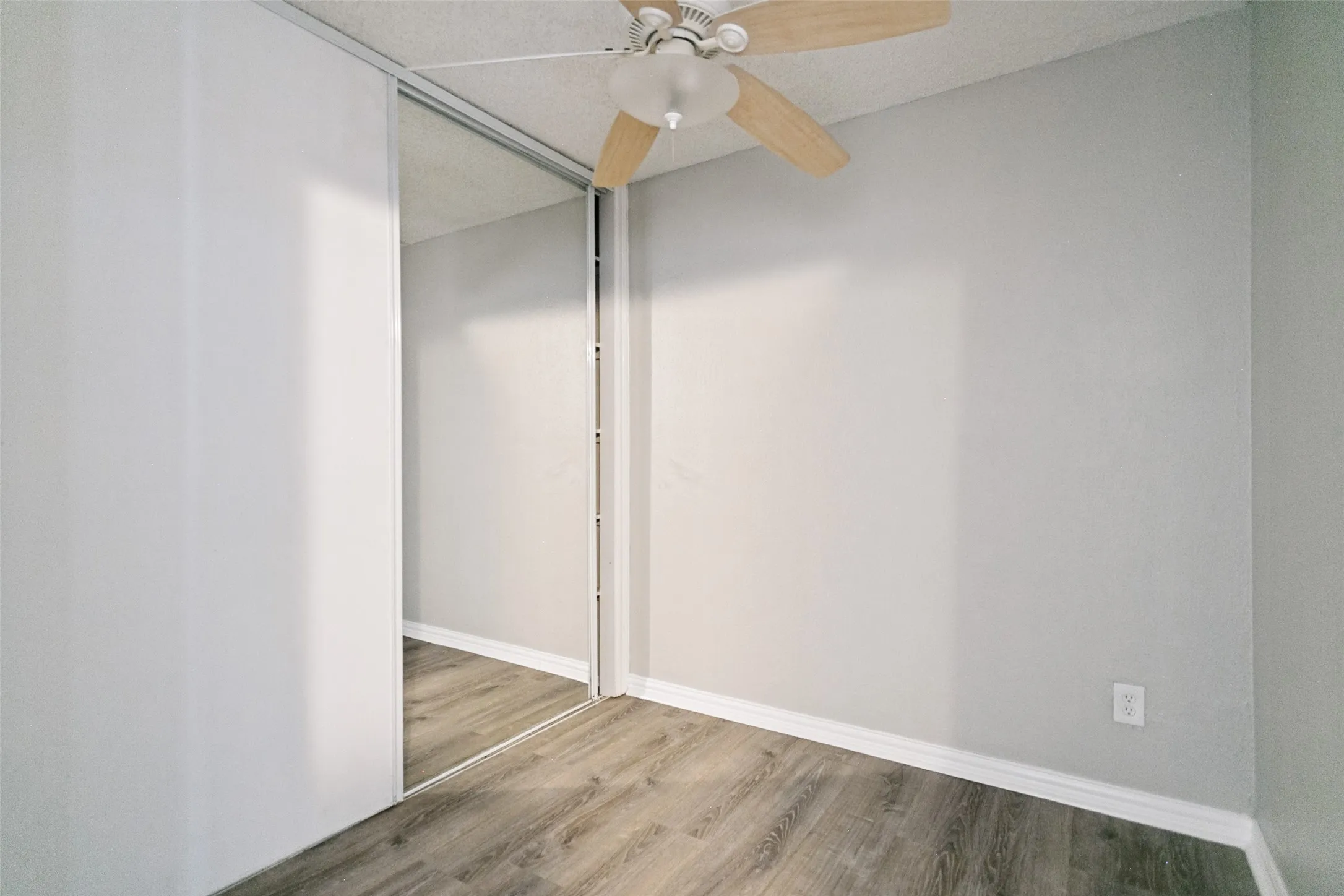 Condominium For Sale in Collin County , 2400 Jupiter Road I 2, Plano, Texas 75074, 3 Bedroom, 2 Bathroom, Garage spaces, 990 Sqft, built in 1985, mls#21288005, Real Estate Agent in Plano, Homes For Sale in Collin county, Homes For Sale in Plano, Realtor in Plano Texas, Real Estate Brokerage Independent Realty Texas, Luminita Cordes Realtor
