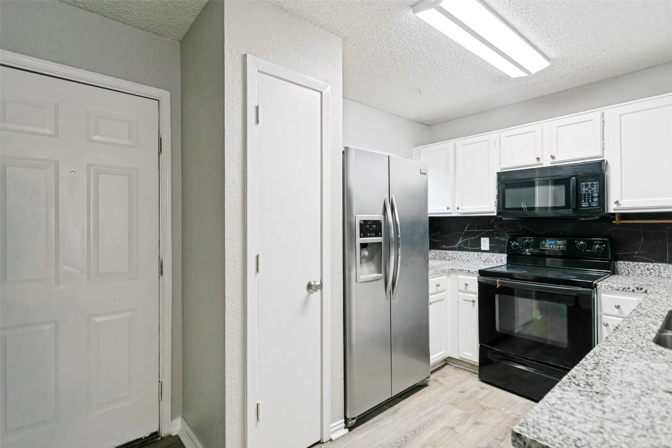 Condominium For Sale in Collin County , 2400 Jupiter Road I 2, Plano, Texas 75074, 3 Bedroom, 2 Bathroom, Garage spaces, 990 Sqft, built in 1985, mls#21288005, Real Estate Agent in Plano, Homes For Sale in Collin county, Homes For Sale in Plano, Realtor in Plano Texas, Real Estate Brokerage Independent Realty Texas, Luminita Cordes Realtor