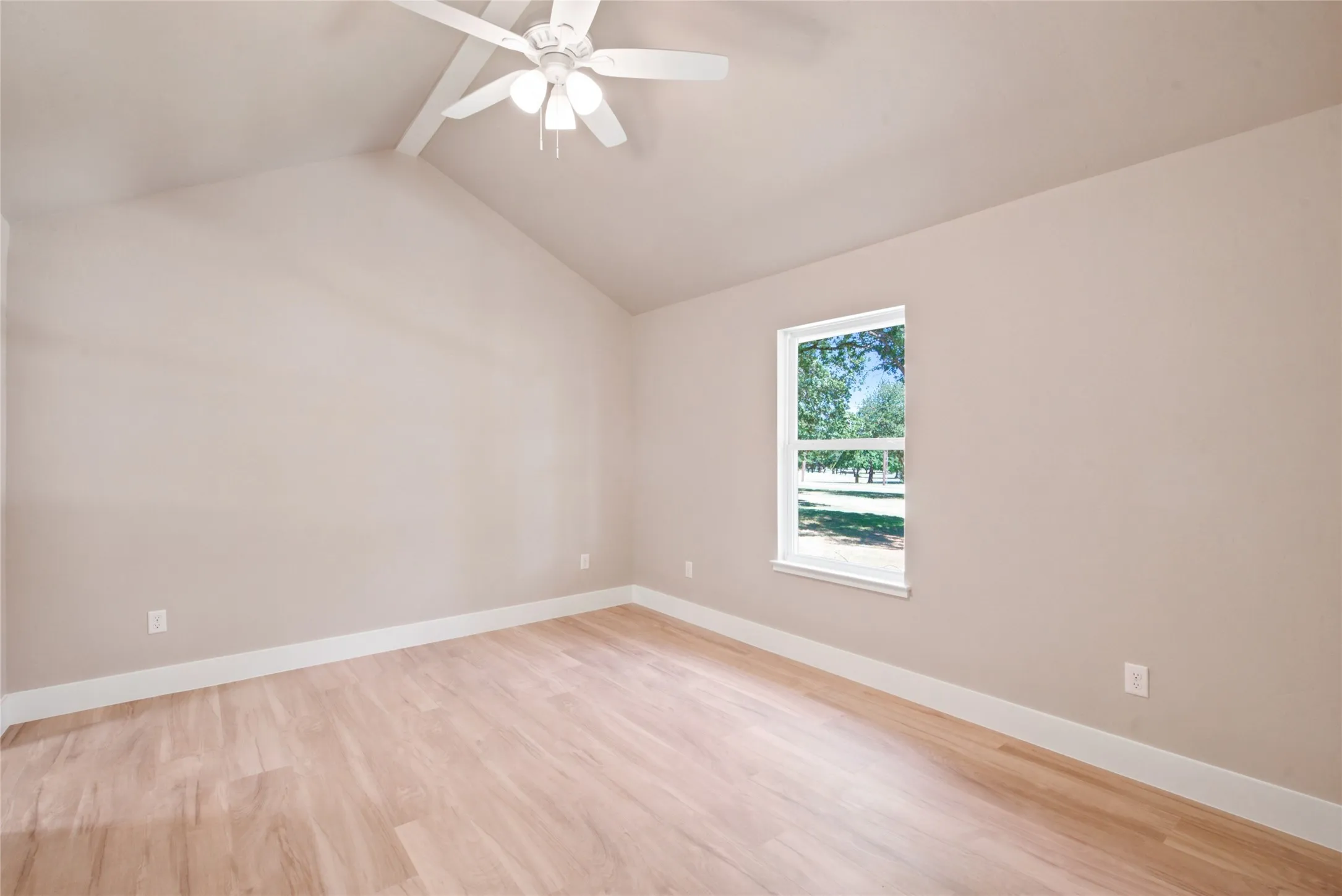 Single Family Residence For Sale in Erath County , 1459 Darren Drive, Stephenville, Texas 76401, 5 Bedroom, 6 Bathroom, 3 Garage spaces, 4,114 Sqft, built in 1981, mls#21306820, Real Estate Agent in Stephenville, Homes For Sale in Erath county, Homes For Sale in Stephenville, Realtor in Stephenville Texas, Real Estate Brokerage Independent Realty Texas, Luminita Cordes Realtor