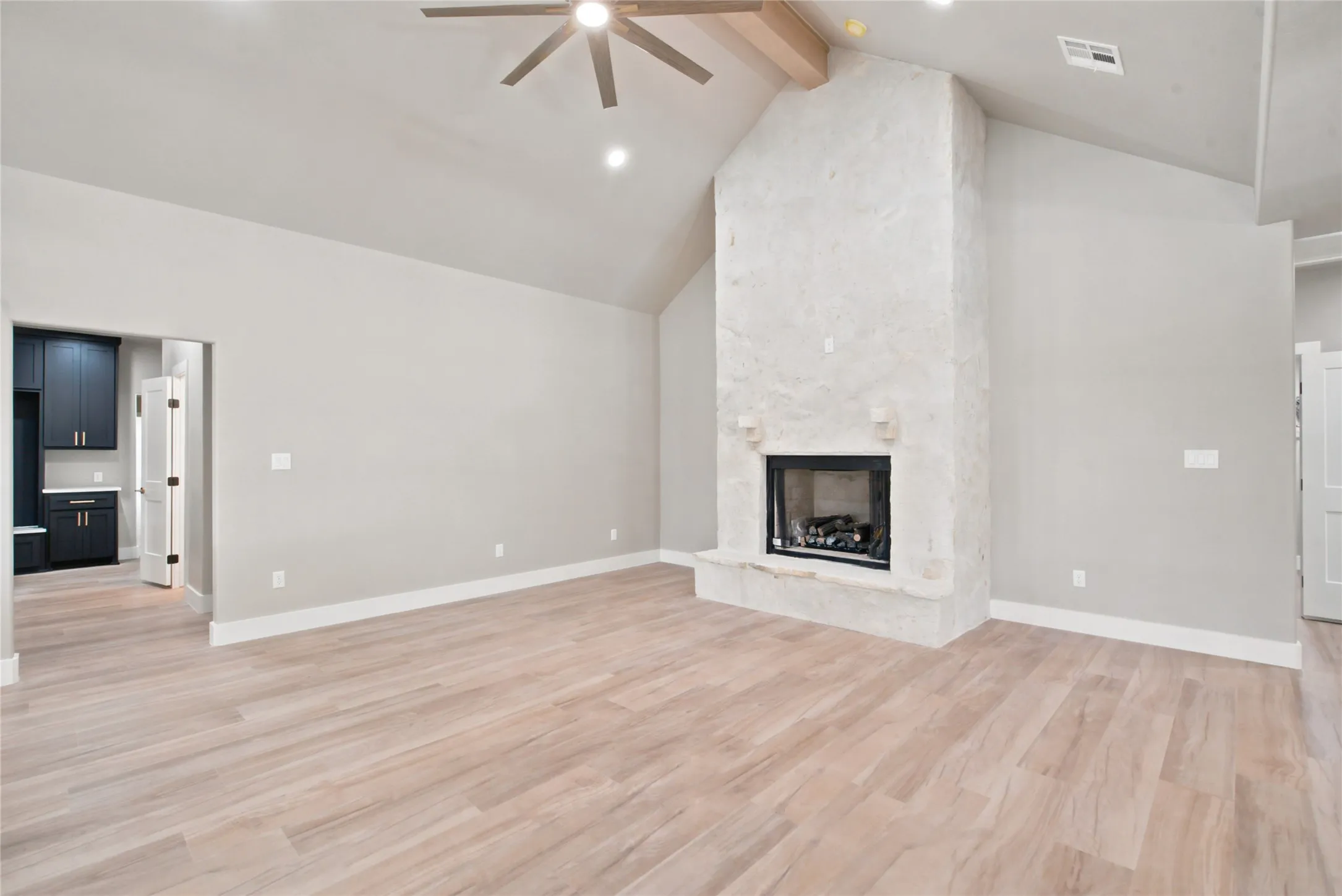Single Family Residence For Sale in Erath County , 1459 Darren Drive, Stephenville, Texas 76401, 5 Bedroom, 6 Bathroom, 3 Garage spaces, 4,114 Sqft, built in 1981, mls#21306820, Real Estate Agent in Stephenville, Homes For Sale in Erath county, Homes For Sale in Stephenville, Realtor in Stephenville Texas, Real Estate Brokerage Independent Realty Texas, Luminita Cordes Realtor