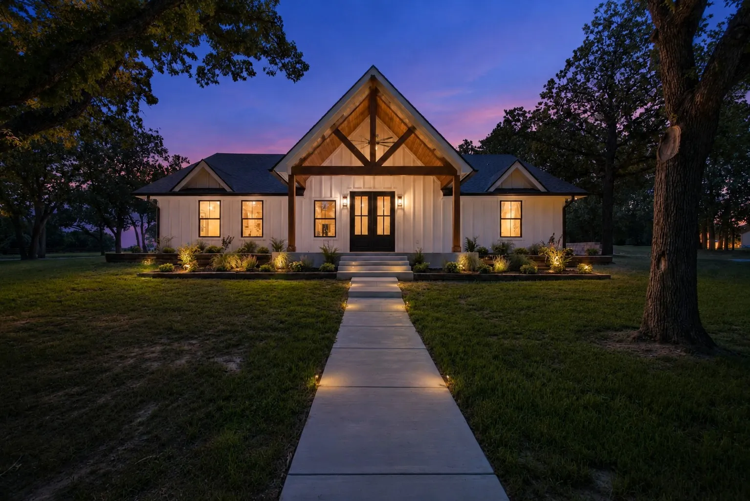 Single Family Residence For Sale in Erath County , 1459 Darren Drive, Stephenville, Texas 76401, 5 Bedroom, 6 Bathroom, 3 Garage spaces, 4,114 Sqft, built in 1981, mls#21306820, Real Estate Agent in Stephenville, Homes For Sale in Erath county, Homes For Sale in Stephenville, Realtor in Stephenville Texas, Real Estate Brokerage Independent Realty Texas, Luminita Cordes Realtor