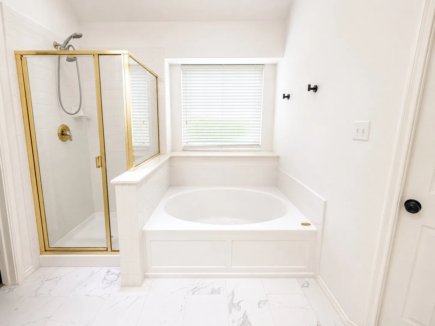 Single Family Residence For Sale in Collin County , 428 Hickory Drive, Murphy, Texas 75094, 4 Bedroom, 2 Bathroom, 2 Garage spaces, 2,071 Sqft, built in 2001, mls#21309653, Real Estate Agent in Murphy, Homes For Sale in Collin county, Homes For Sale in Murphy, Realtor in Murphy Texas, Real Estate Brokerage Independent Realty Texas, Luminita Cordes Realtor