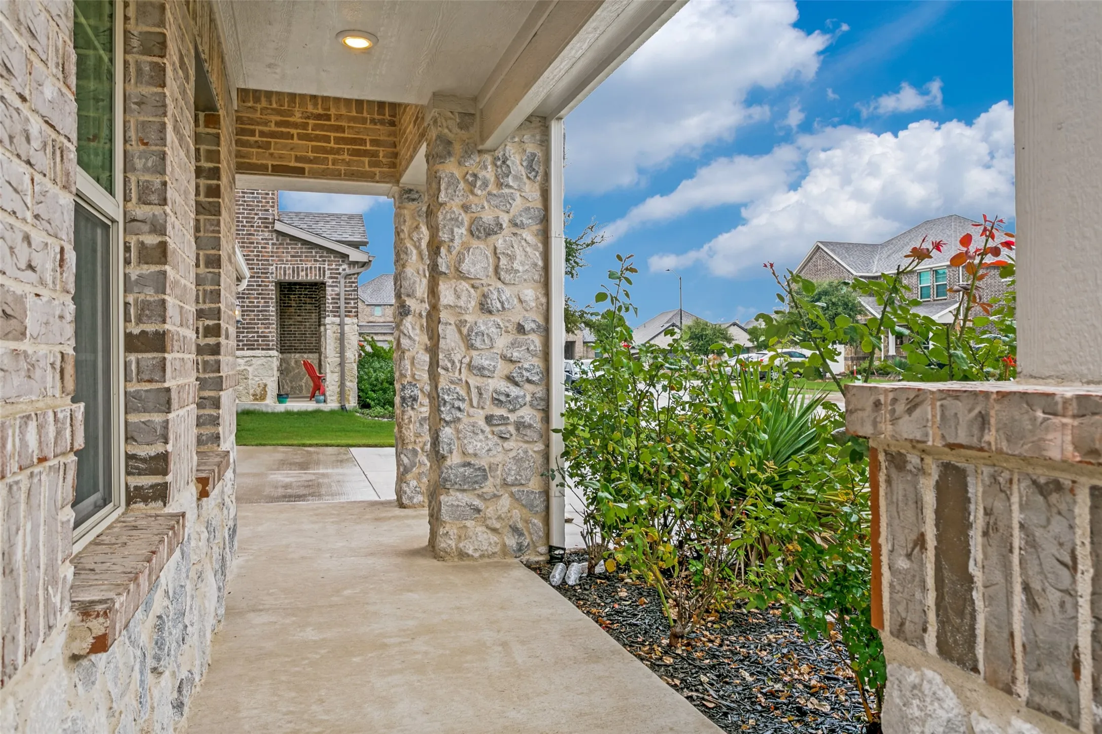 Single Family Residence For Sale in Tarrant County , 5508 Baker Creek Road, Fort Worth, Texas 76126, 3 Bedroom, 2 Bathroom, 2 Garage spaces, 1,689 Sqft, built in 2020, mls#21309507, Real Estate Agent in Fort Worth, Homes For Sale in Tarrant county, Homes For Sale in Fort Worth, Realtor in Fort Worth Texas, Real Estate Brokerage Independent Realty Texas, Luminita Cordes Realtor