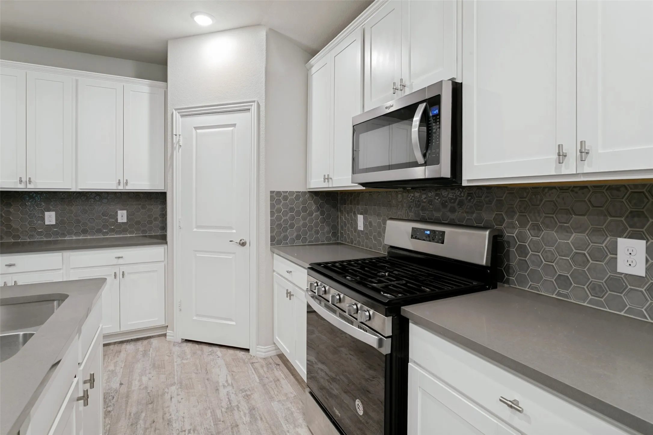 Single Family Residence For Sale in Tarrant County , 5508 Baker Creek Road, Fort Worth, Texas 76126, 3 Bedroom, 2 Bathroom, 2 Garage spaces, 1,689 Sqft, built in 2020, mls#21309507, Real Estate Agent in Fort Worth, Homes For Sale in Tarrant county, Homes For Sale in Fort Worth, Realtor in Fort Worth Texas, Real Estate Brokerage Independent Realty Texas, Luminita Cordes Realtor