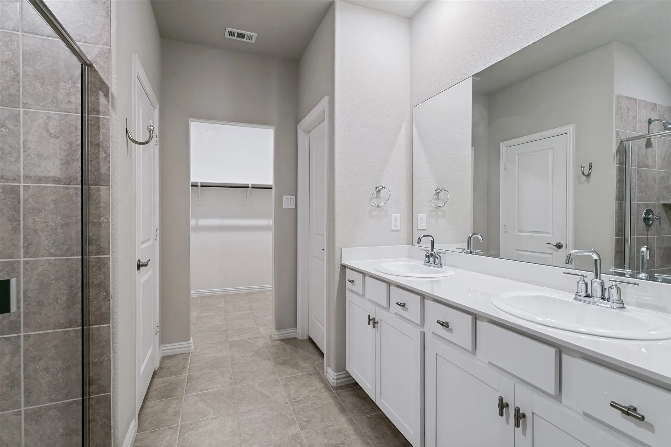 Single Family Residence For Sale in Tarrant County , 5508 Baker Creek Road, Fort Worth, Texas 76126, 3 Bedroom, 2 Bathroom, 2 Garage spaces, 1,689 Sqft, built in 2020, mls#21309507, Real Estate Agent in Fort Worth, Homes For Sale in Tarrant county, Homes For Sale in Fort Worth, Realtor in Fort Worth Texas, Real Estate Brokerage Independent Realty Texas, Luminita Cordes Realtor