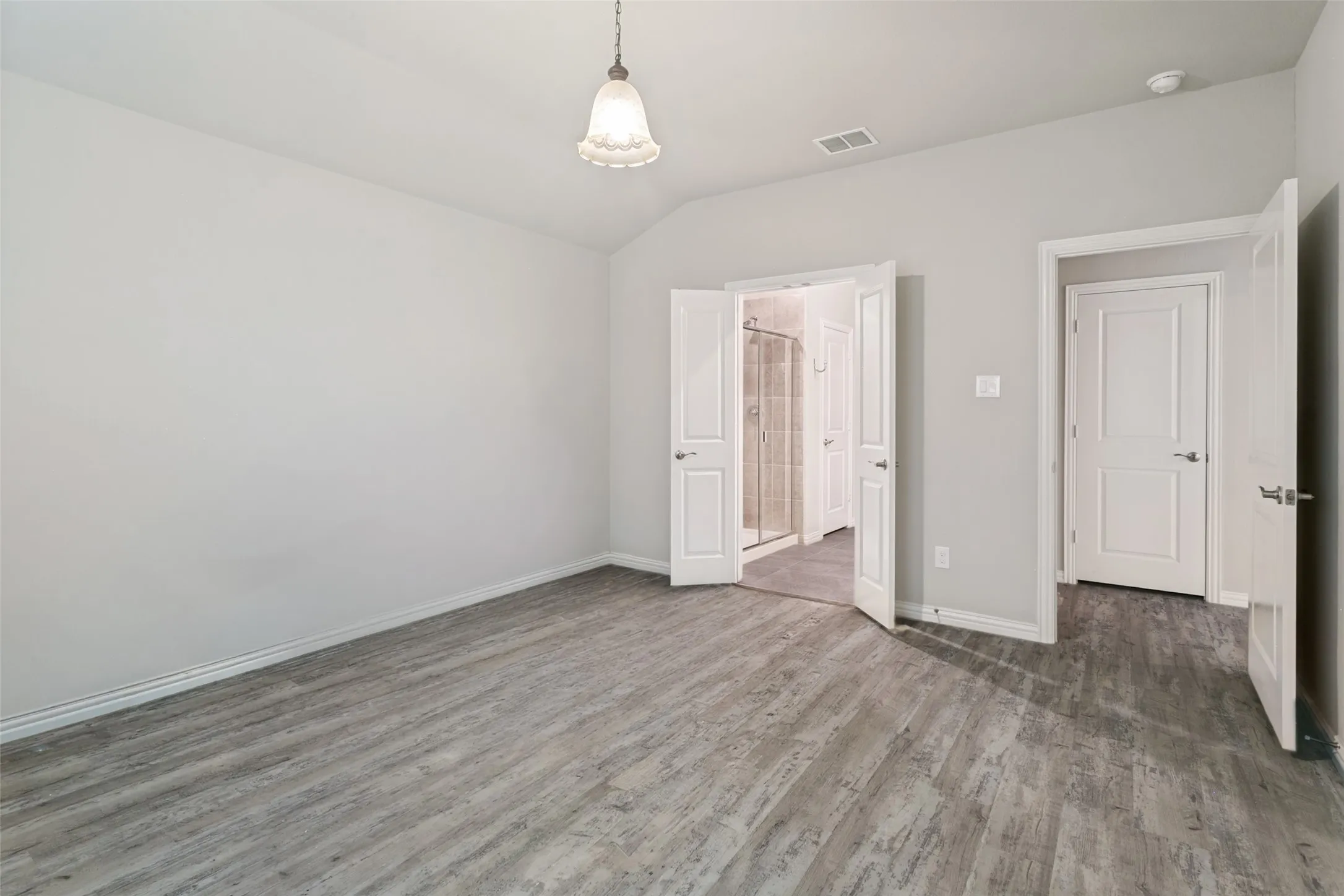 Single Family Residence For Sale in Tarrant County , 5508 Baker Creek Road, Fort Worth, Texas 76126, 3 Bedroom, 2 Bathroom, 2 Garage spaces, 1,689 Sqft, built in 2020, mls#21309507, Real Estate Agent in Fort Worth, Homes For Sale in Tarrant county, Homes For Sale in Fort Worth, Realtor in Fort Worth Texas, Real Estate Brokerage Independent Realty Texas, Luminita Cordes Realtor