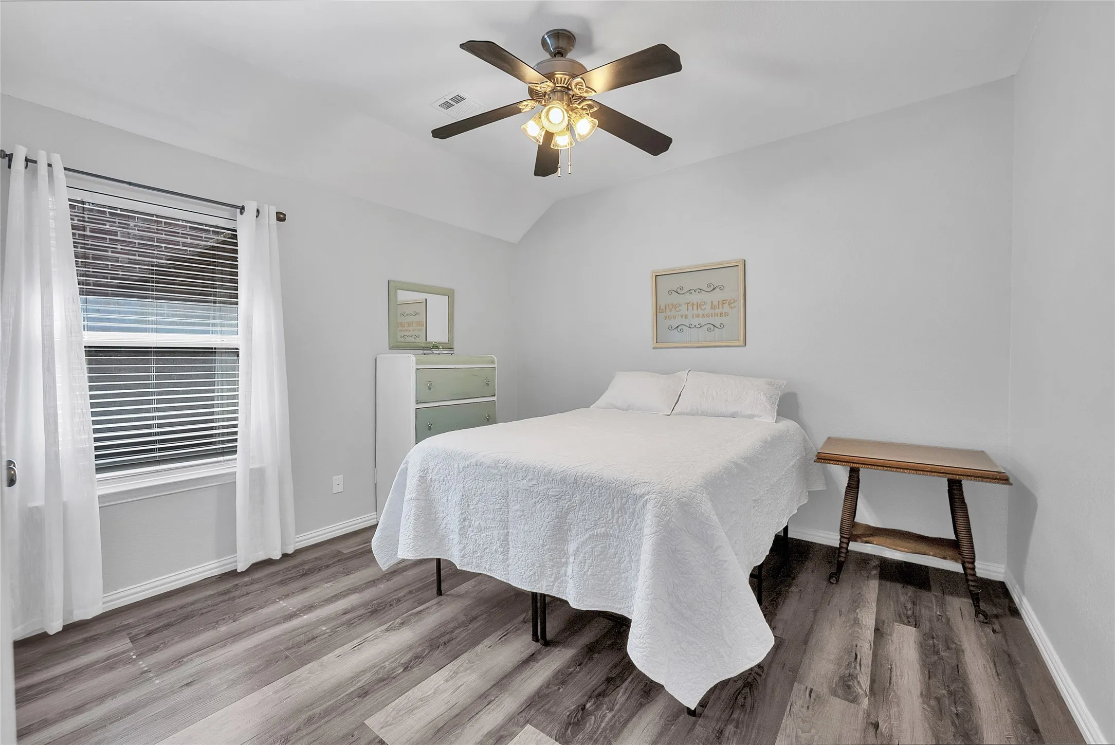 Single Family Residence For Sale in Collin County , 6208 Brownstone Drive, Mc Kinney, Texas 75070, 4 Bedroom, 2 Bathroom, 2 Garage spaces, 2,925 Sqft, built in 2004, mls#21307200, Real Estate Agent in Mc Kinney, Homes For Sale in Collin county, Homes For Sale in Mc Kinney, Realtor in Mc Kinney Texas, Real Estate Brokerage Independent Realty Texas, Luminita Cordes Realtor