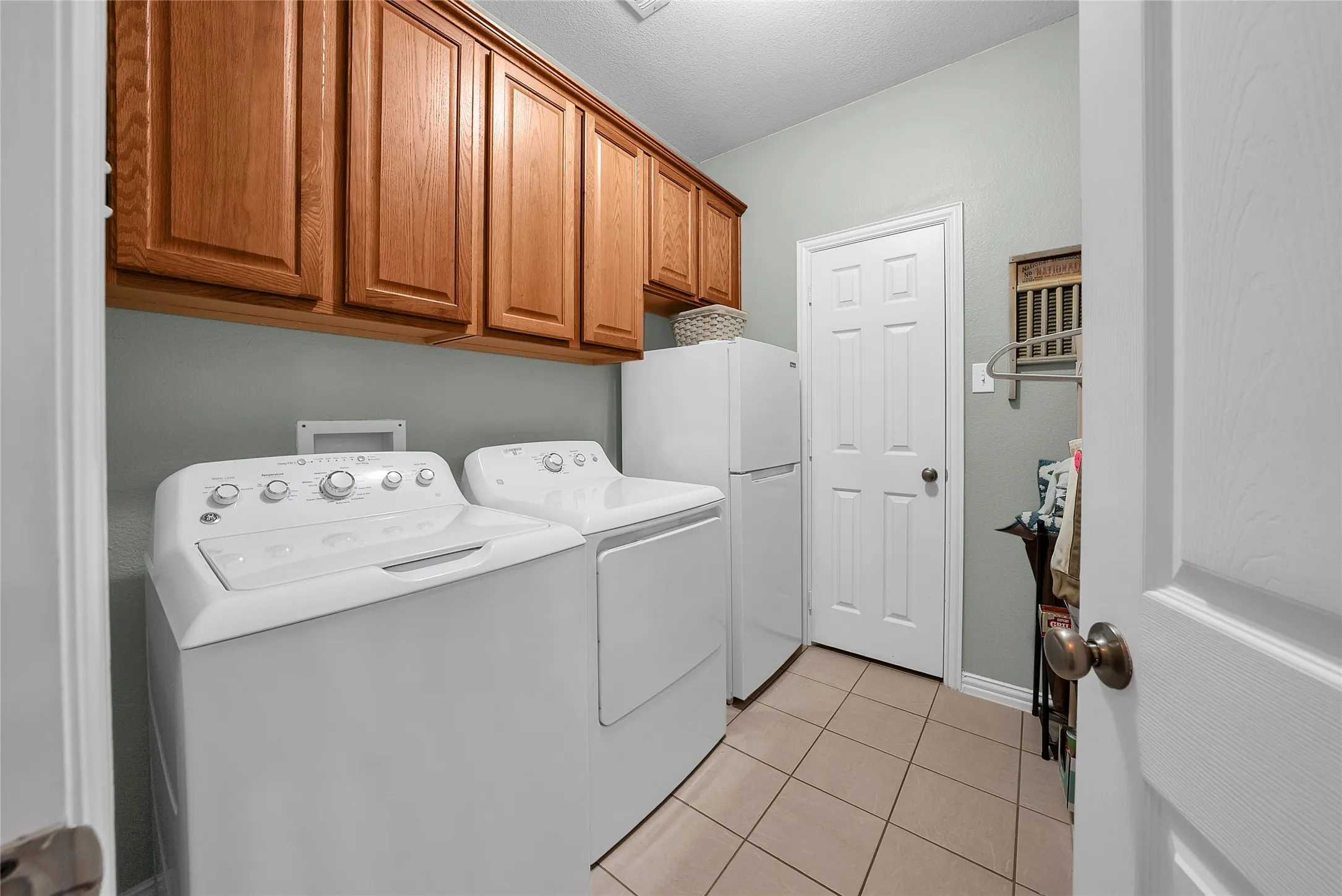 Single Family Residence For Sale in Collin County , 6208 Brownstone Drive, Mc Kinney, Texas 75070, 4 Bedroom, 2 Bathroom, 2 Garage spaces, 2,925 Sqft, built in 2004, mls#21307200, Real Estate Agent in Mc Kinney, Homes For Sale in Collin county, Homes For Sale in Mc Kinney, Realtor in Mc Kinney Texas, Real Estate Brokerage Independent Realty Texas, Luminita Cordes Realtor