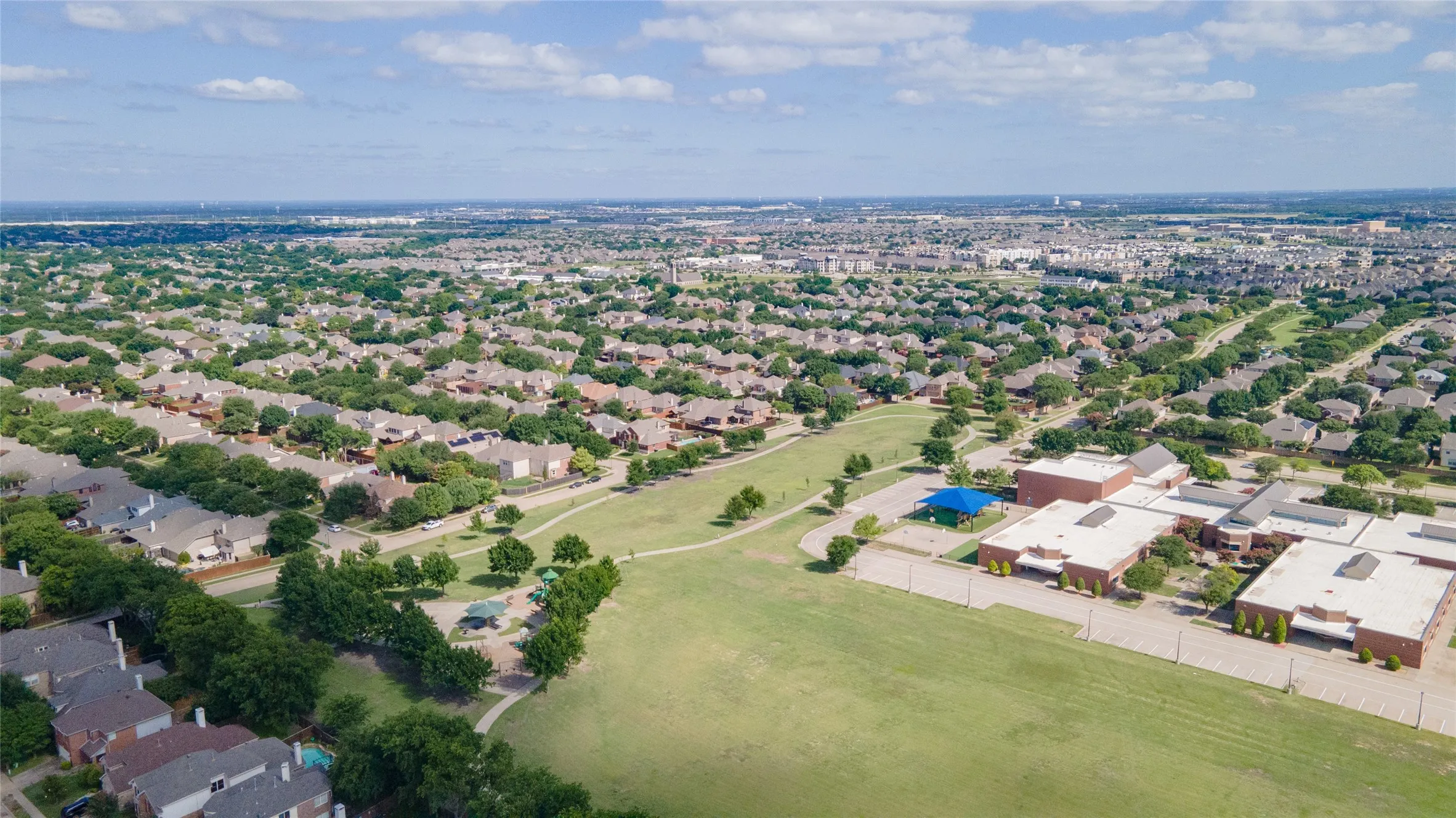 Single Family Residence For Sale in Collin County , 6208 Brownstone Drive, Mc Kinney, Texas 75070, 4 Bedroom, 2 Bathroom, 2 Garage spaces, 2,925 Sqft, built in 2004, mls#21307200, Real Estate Agent in Mc Kinney, Homes For Sale in Collin county, Homes For Sale in Mc Kinney, Realtor in Mc Kinney Texas, Real Estate Brokerage Independent Realty Texas, Luminita Cordes Realtor