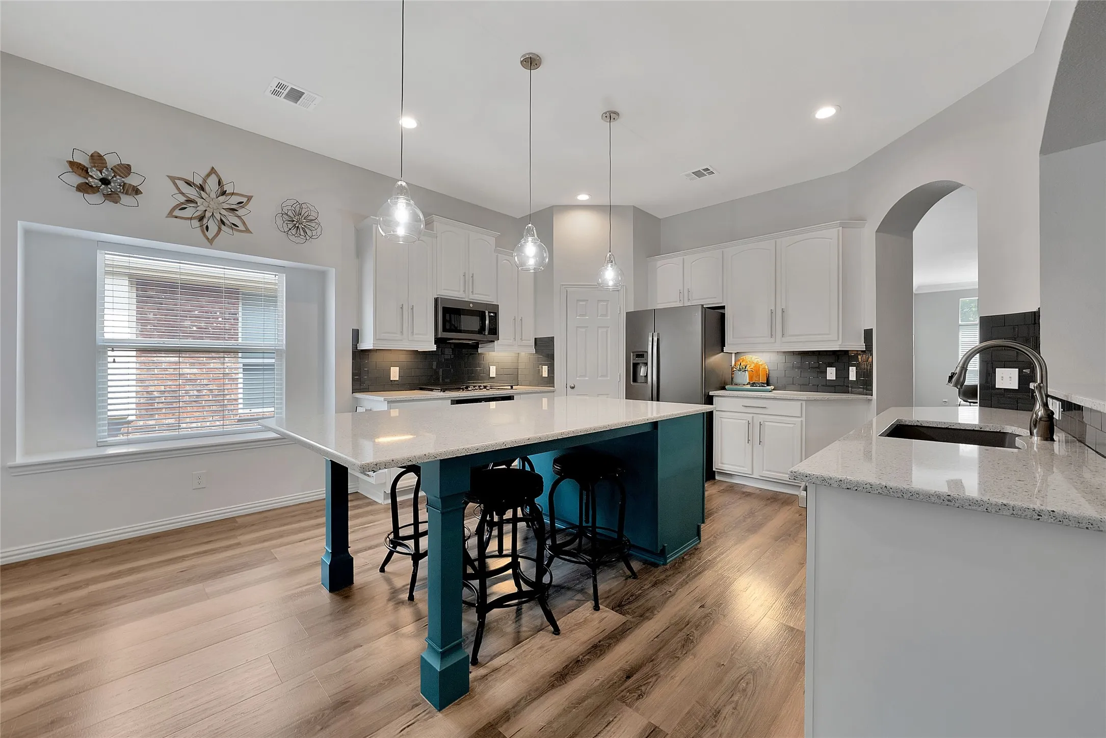 Single Family Residence For Sale in Collin County , 6208 Brownstone Drive, Mc Kinney, Texas 75070, 4 Bedroom, 2 Bathroom, 2 Garage spaces, 2,925 Sqft, built in 2004, mls#21307200, Real Estate Agent in Mc Kinney, Homes For Sale in Collin county, Homes For Sale in Mc Kinney, Realtor in Mc Kinney Texas, Real Estate Brokerage Independent Realty Texas, Luminita Cordes Realtor