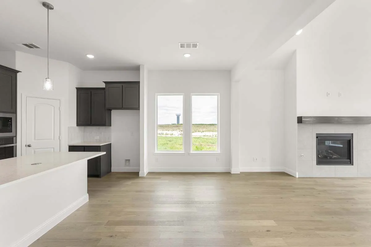 07-1003-cumberland-drive-justin-tx-living-room-open