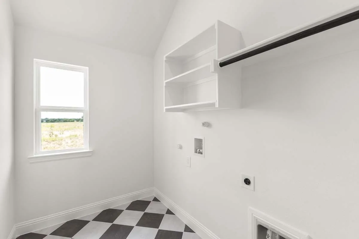21-1003-cumberland-drive-justin-tx-laundry-room