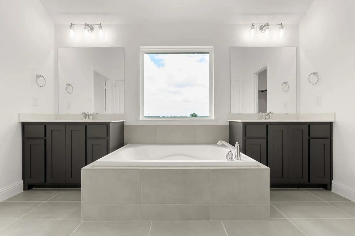 12-1003-cumberland-drive-justin-tx-double-vanity-bathroom