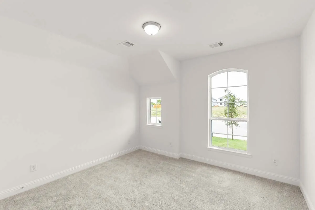 15-1003-cumberland-drive-justin-tx-bedroom-arched-window