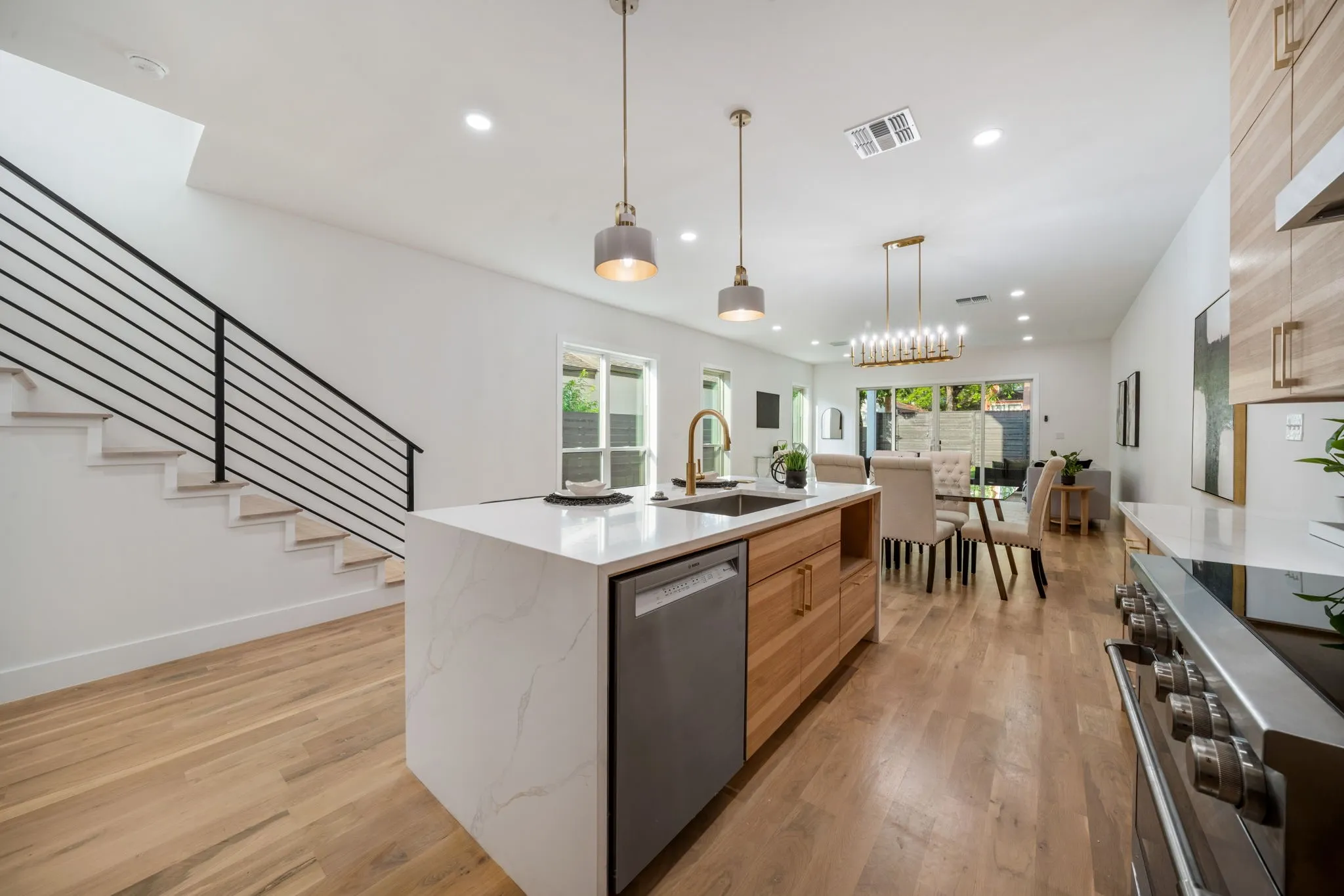 Single Family Residence For Sale in Dallas County , 734 Cedar Hill Avenue, Dallas, Texas 75208, 3 Bedroom, 3 Bathroom, 2 Garage spaces, 2,647 Sqft, built in 2026, mls#21306777, Real Estate Agent in Dallas, Homes For Sale in Dallas county, Homes For Sale in Dallas, Realtor in Dallas Texas, Real Estate Brokerage Independent Realty Texas, Luminita Cordes Realtor