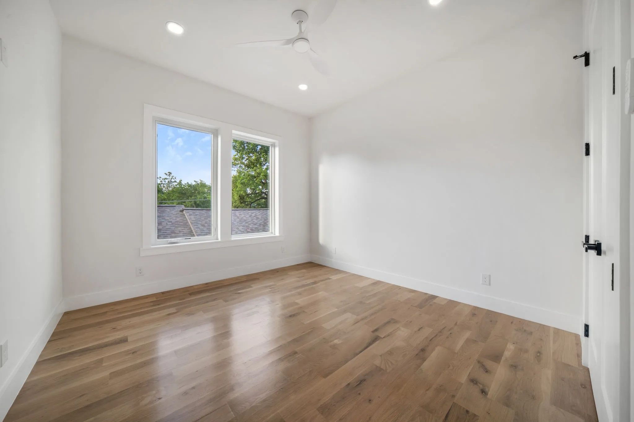Single Family Residence For Sale in Dallas County , 734 Cedar Hill Avenue, Dallas, Texas 75208, 3 Bedroom, 3 Bathroom, 2 Garage spaces, 2,647 Sqft, built in 2026, mls#21306777, Real Estate Agent in Dallas, Homes For Sale in Dallas county, Homes For Sale in Dallas, Realtor in Dallas Texas, Real Estate Brokerage Independent Realty Texas, Luminita Cordes Realtor